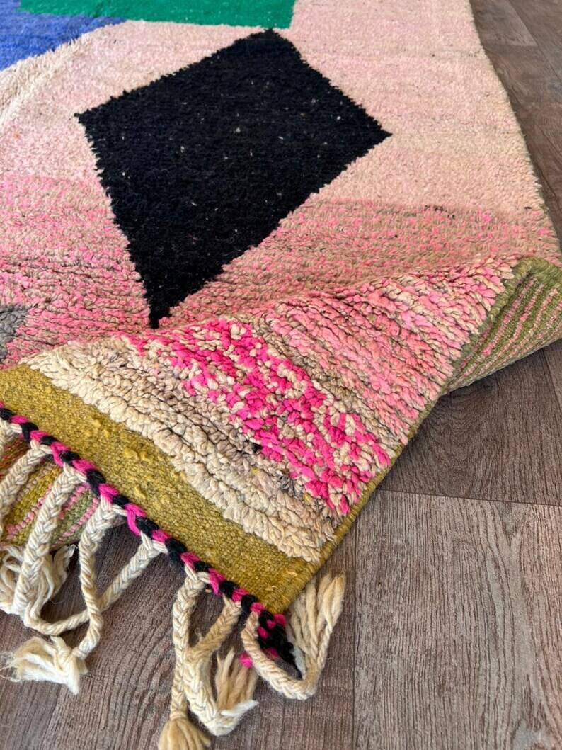 Off-white Moroccan rug with colorful patterns, 250cm x 150cm