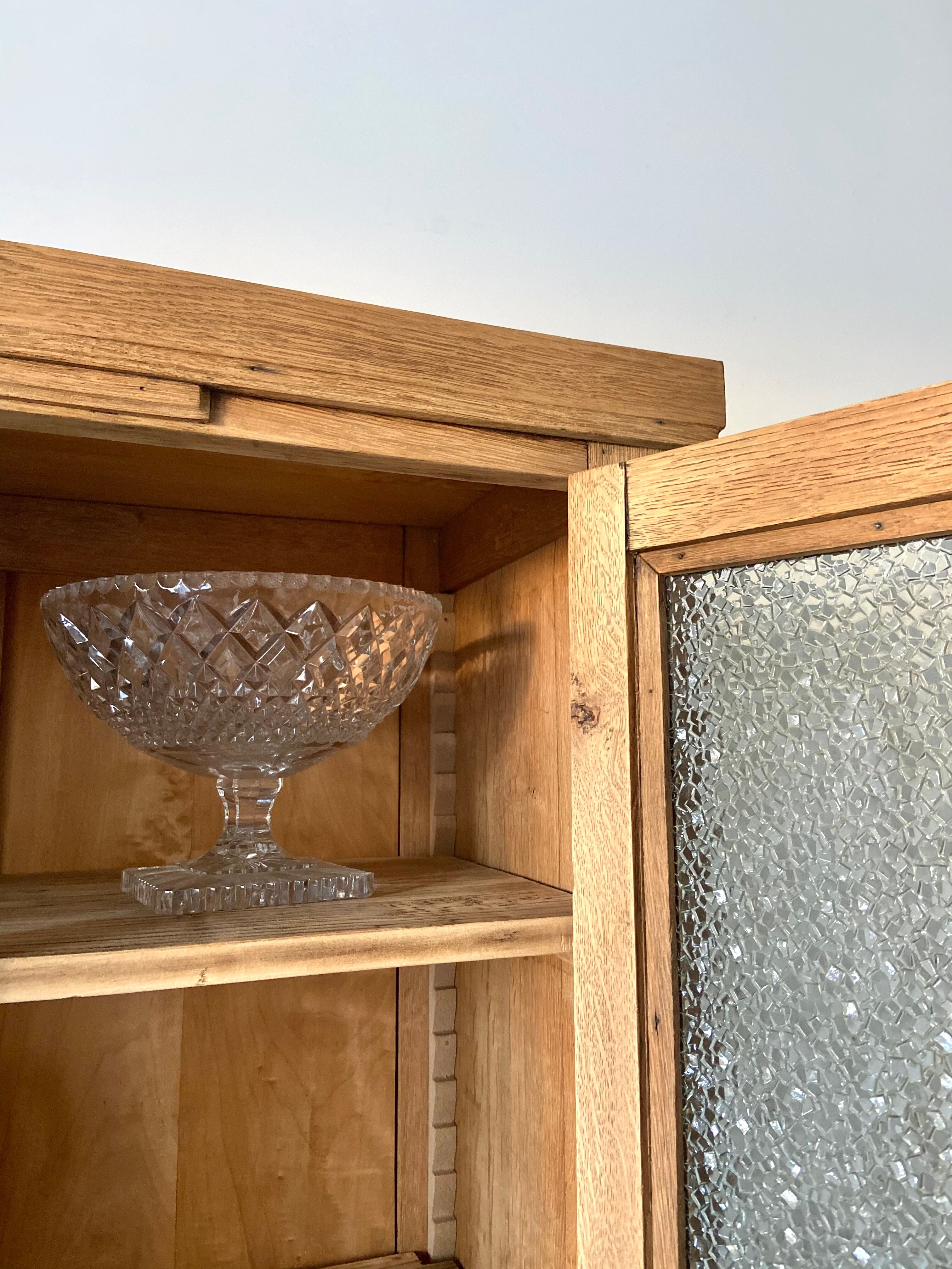 Art deco cabinet showcase