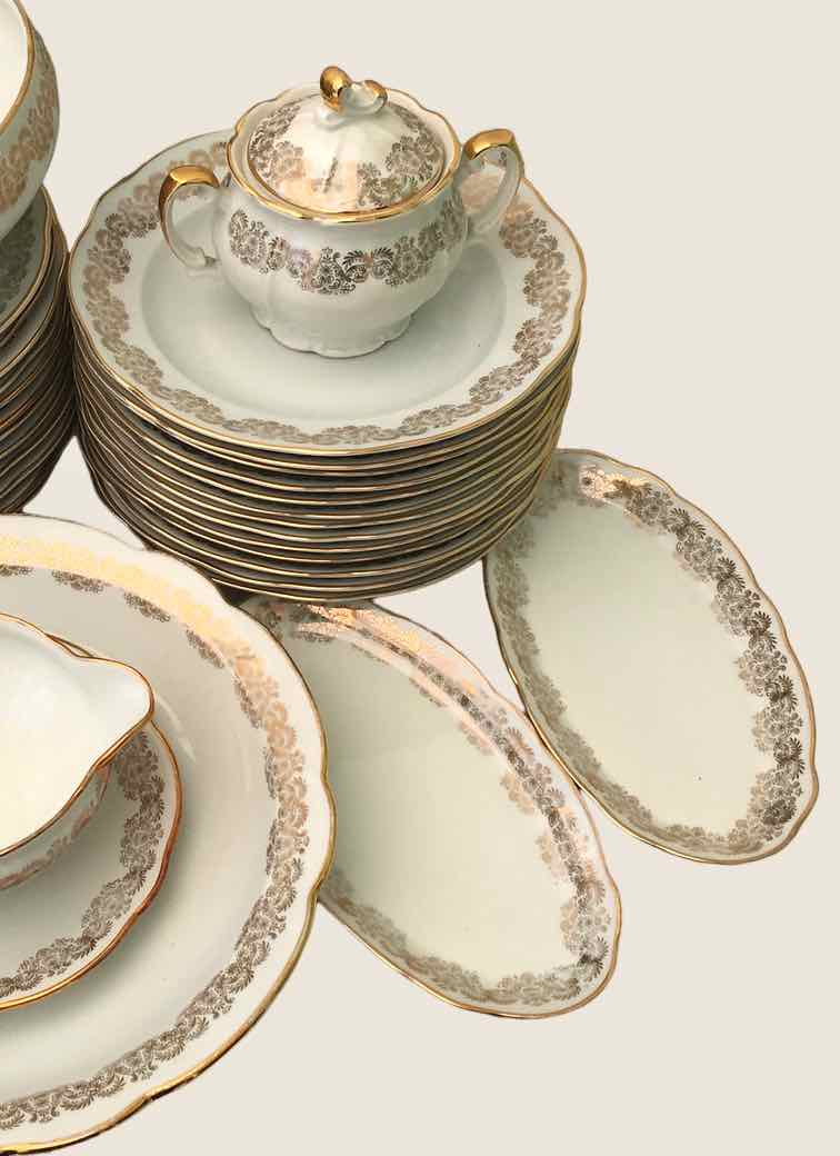 Porcelain service for 12 people