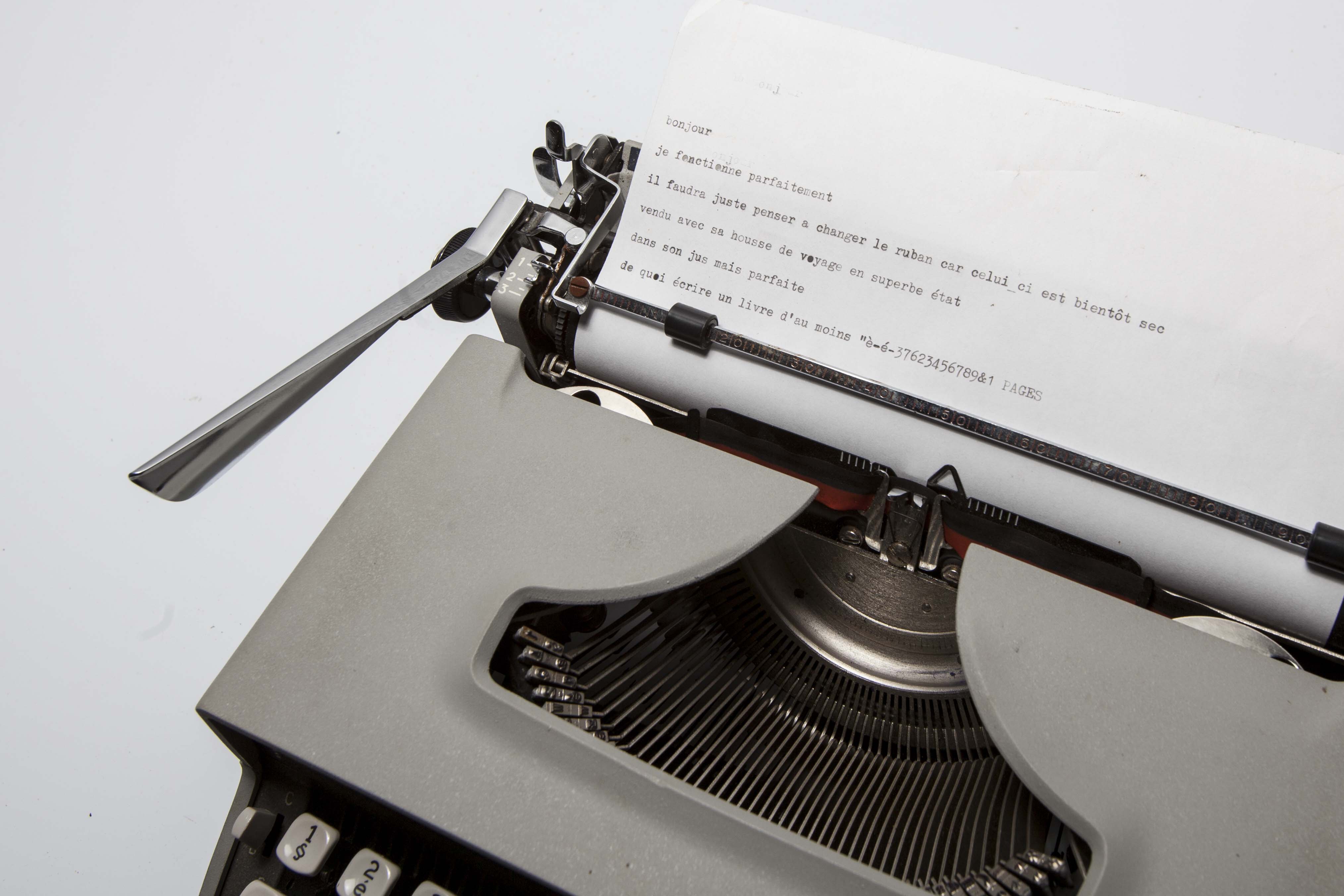 Typewriter Remington Monarch