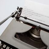 Typewriter Remington Monarch