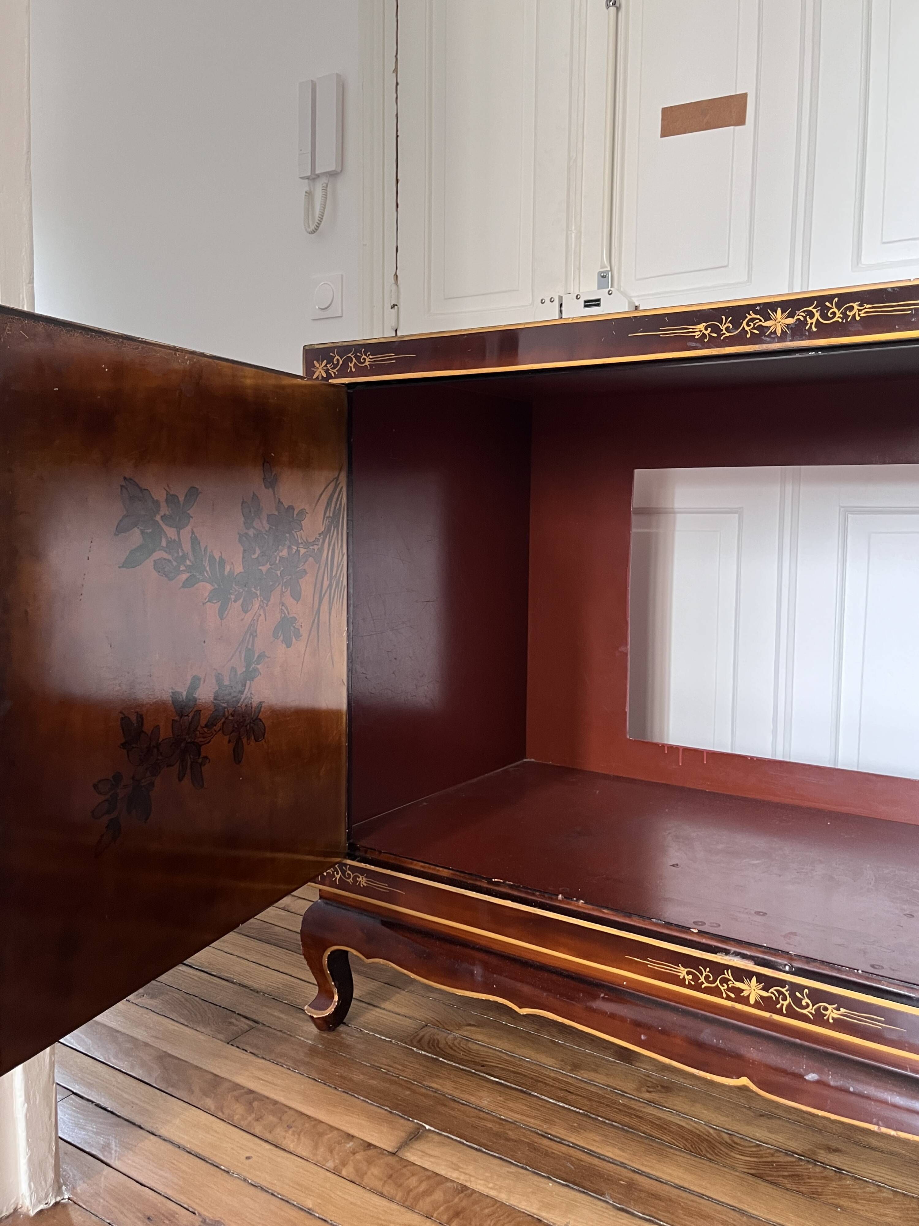 Grand buffet in vintage Hollywood Regency/Art Deco style – chinoiserie spirit.