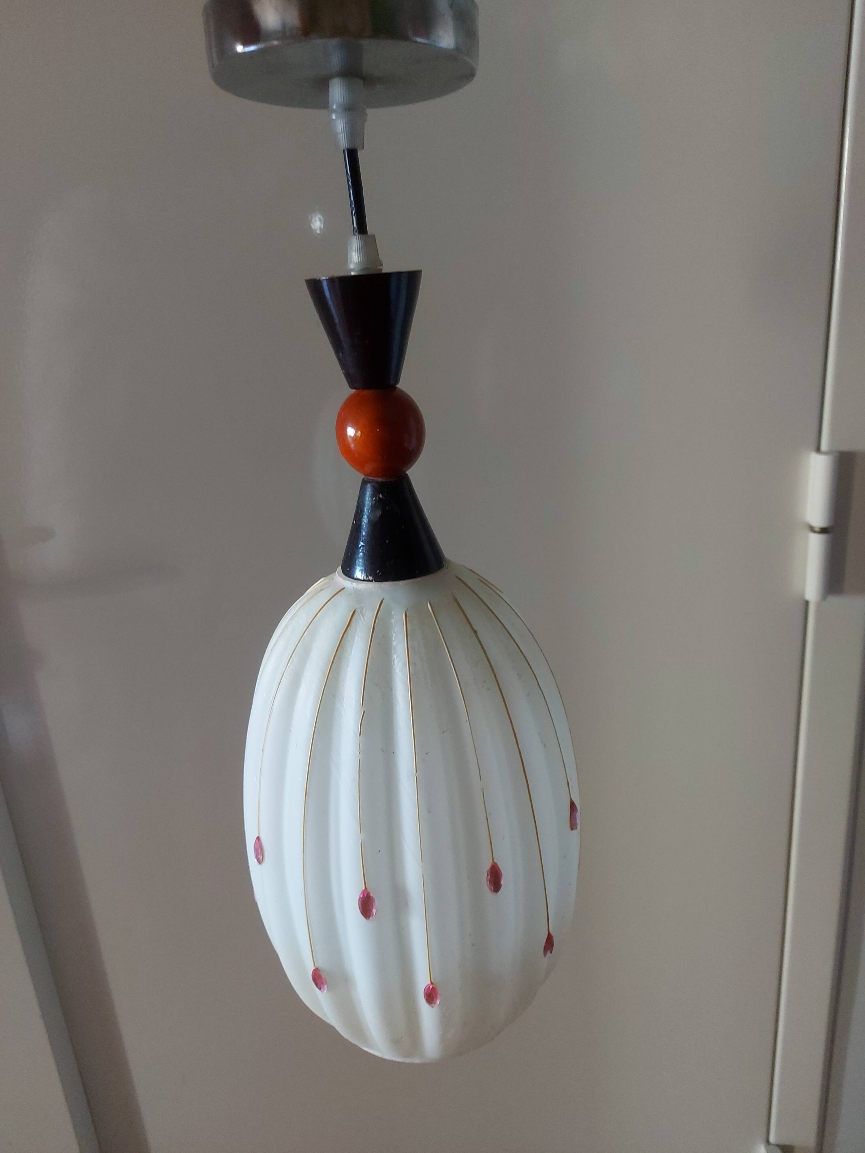 Opaline suspension