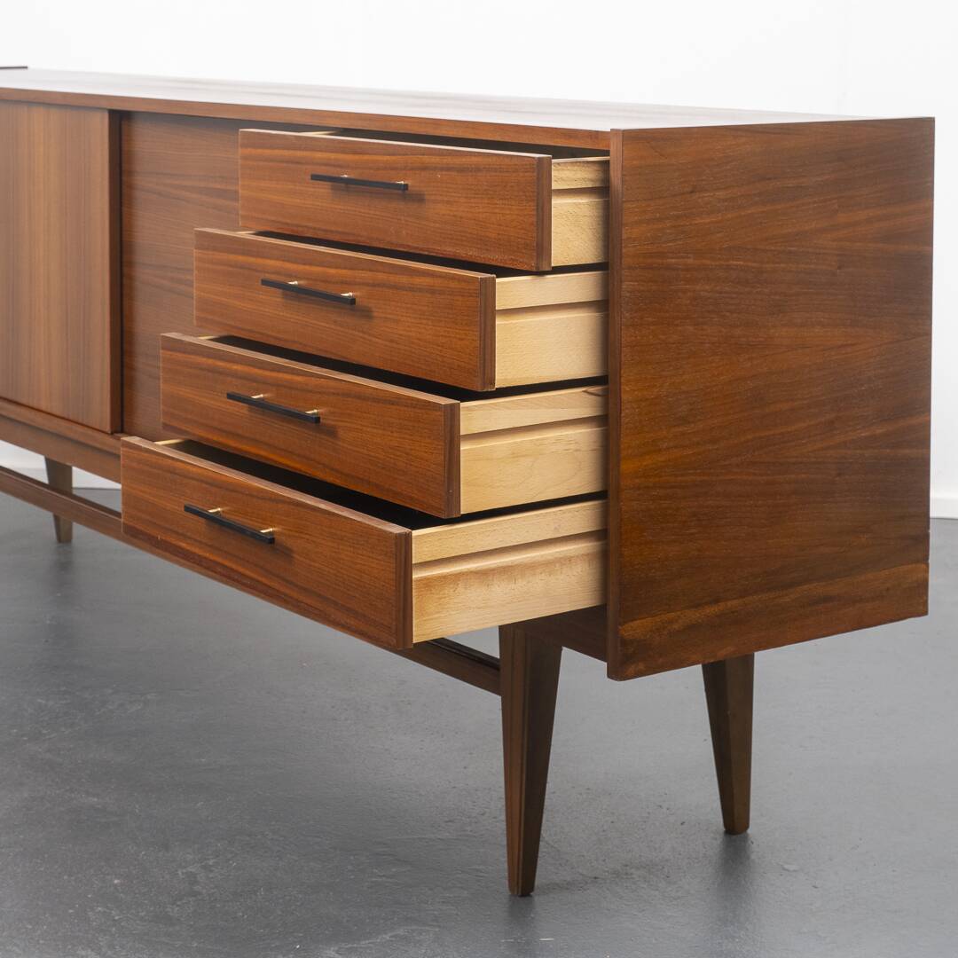 Enfilade années 50, bois de noyer, restaurée, 233cm