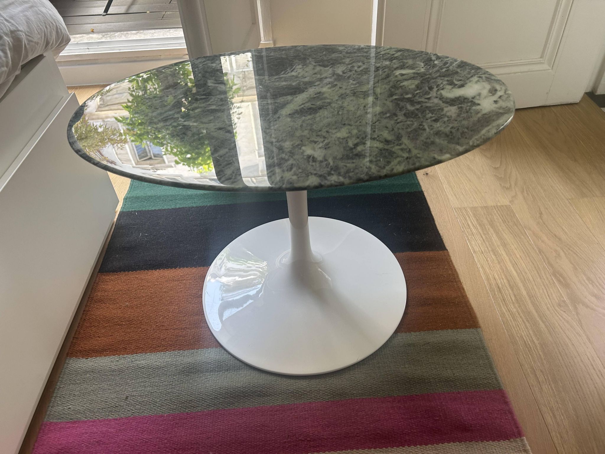 Pseudo Knoll gueridon green marble