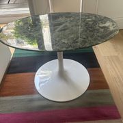 Pseudo Knoll gueridon green marble