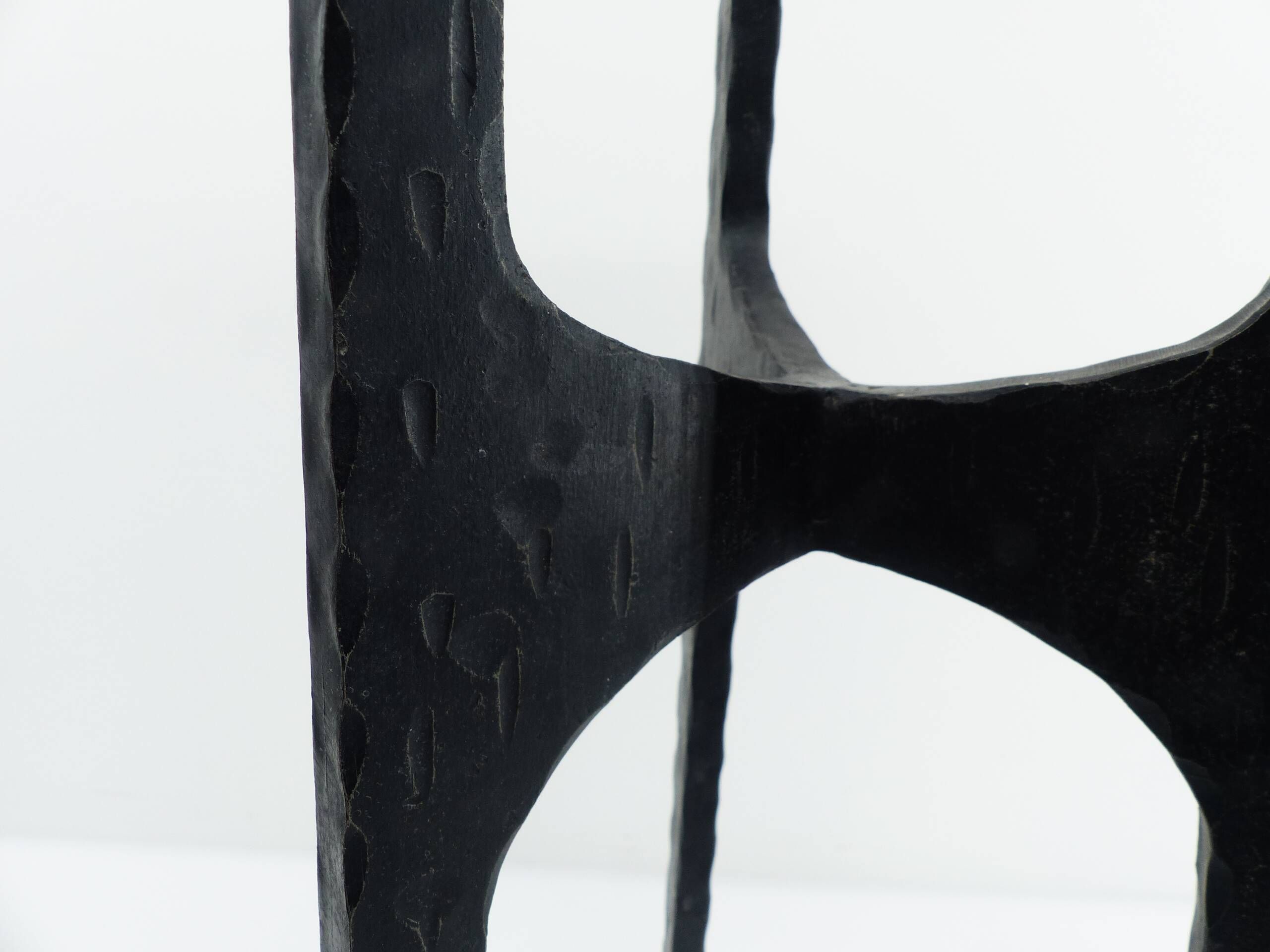 Large brutalist tripod chandelier in hammered wrought iron – Europe, circa 196