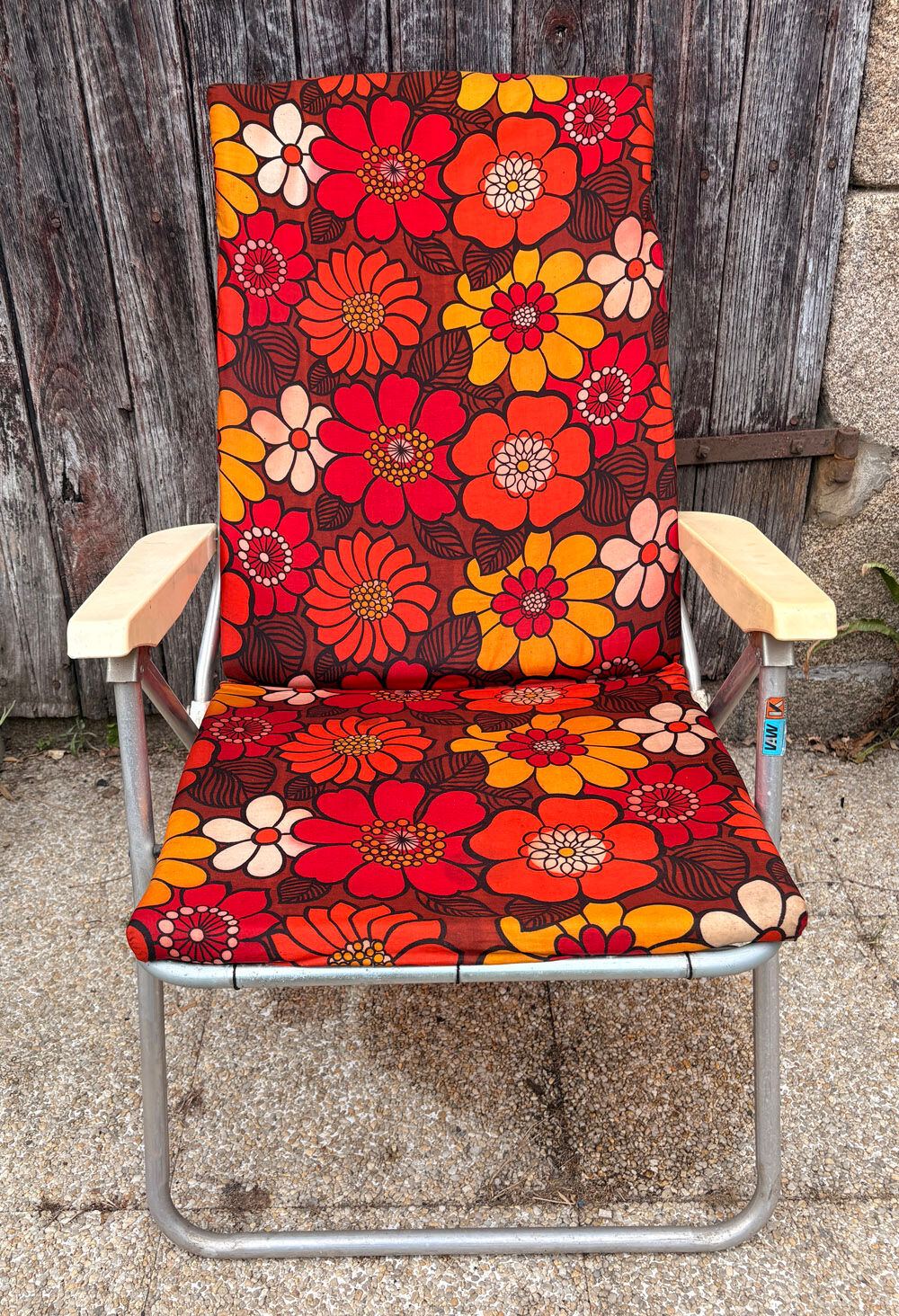 Vintage 1970s Kettler folding chair – pop floral print & structure