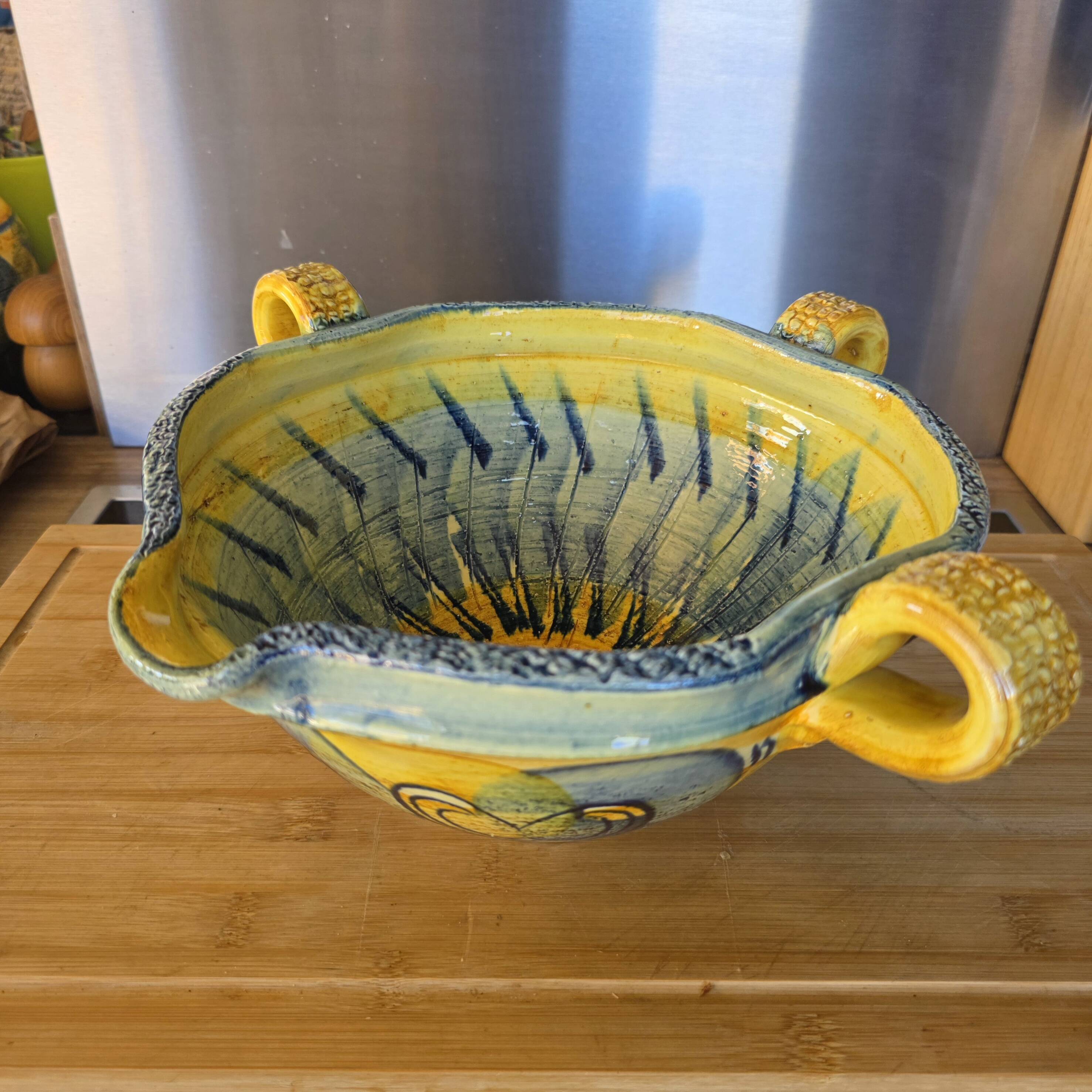 Soup tureen / Vintage ceramic Vallauris – Jean-François Daniel – Condition
