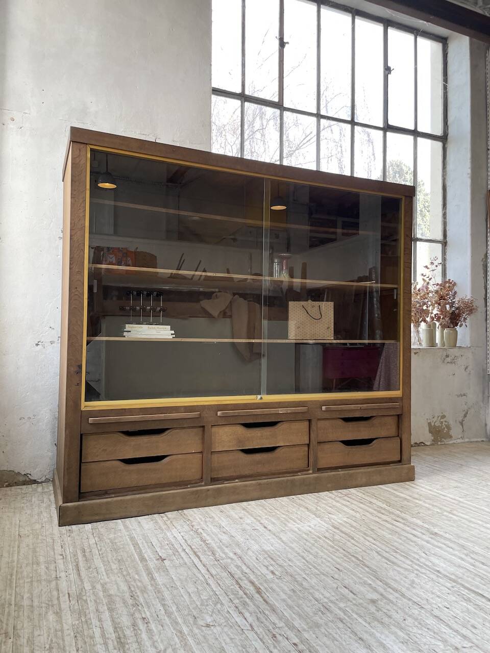 XXL oak display cabinet furniture