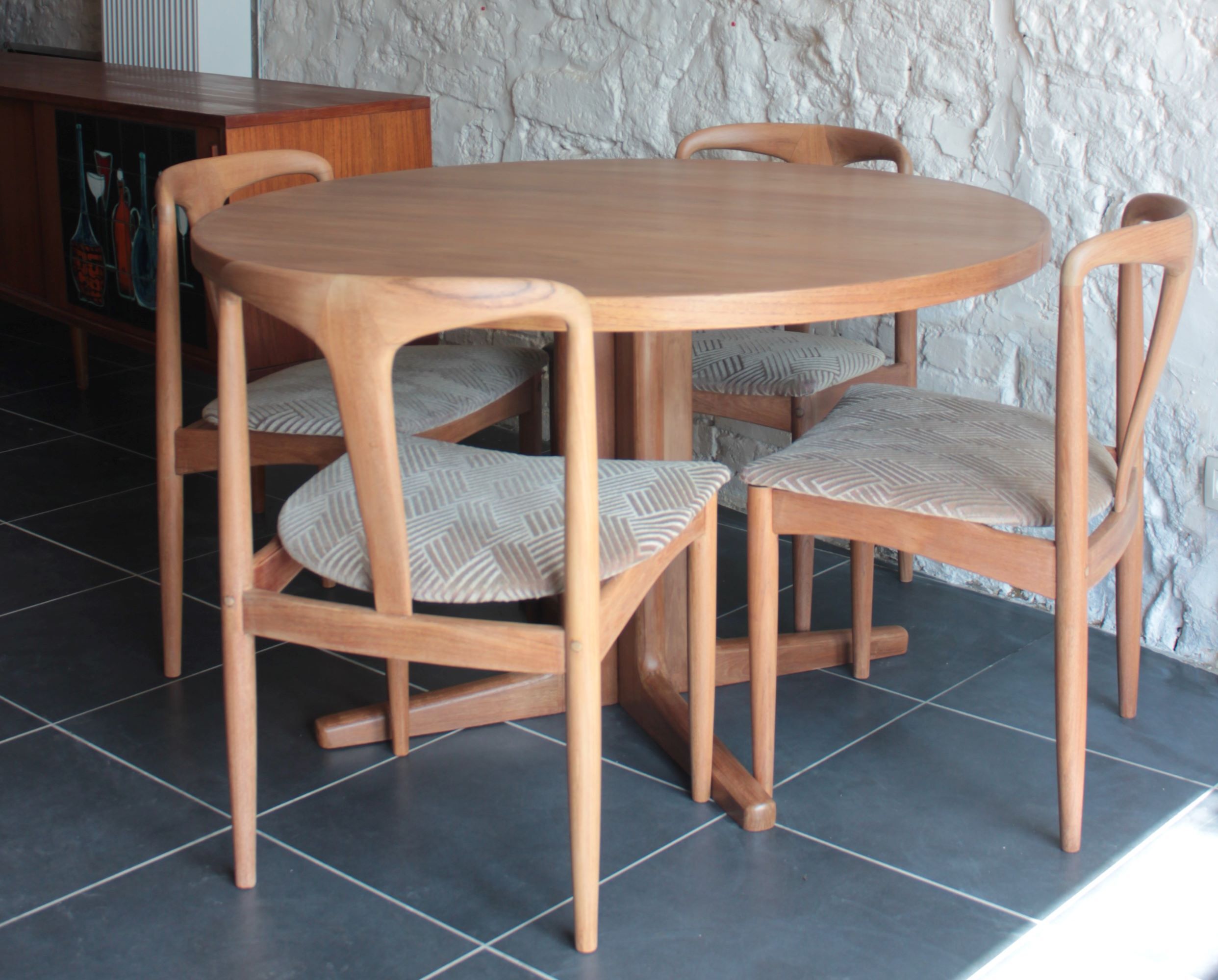 Dining room set Mobelfabrik table and chairs "Juliane" by Johannes Andersen, 1960s