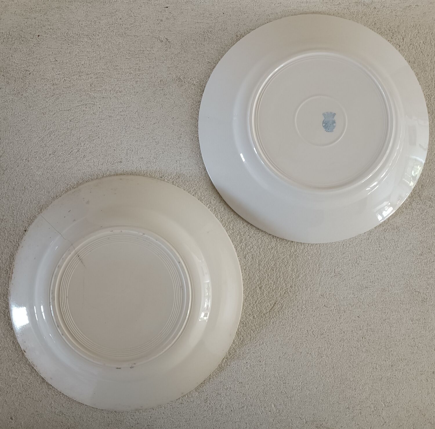 1 dish and 5 plates iron earth cream patina