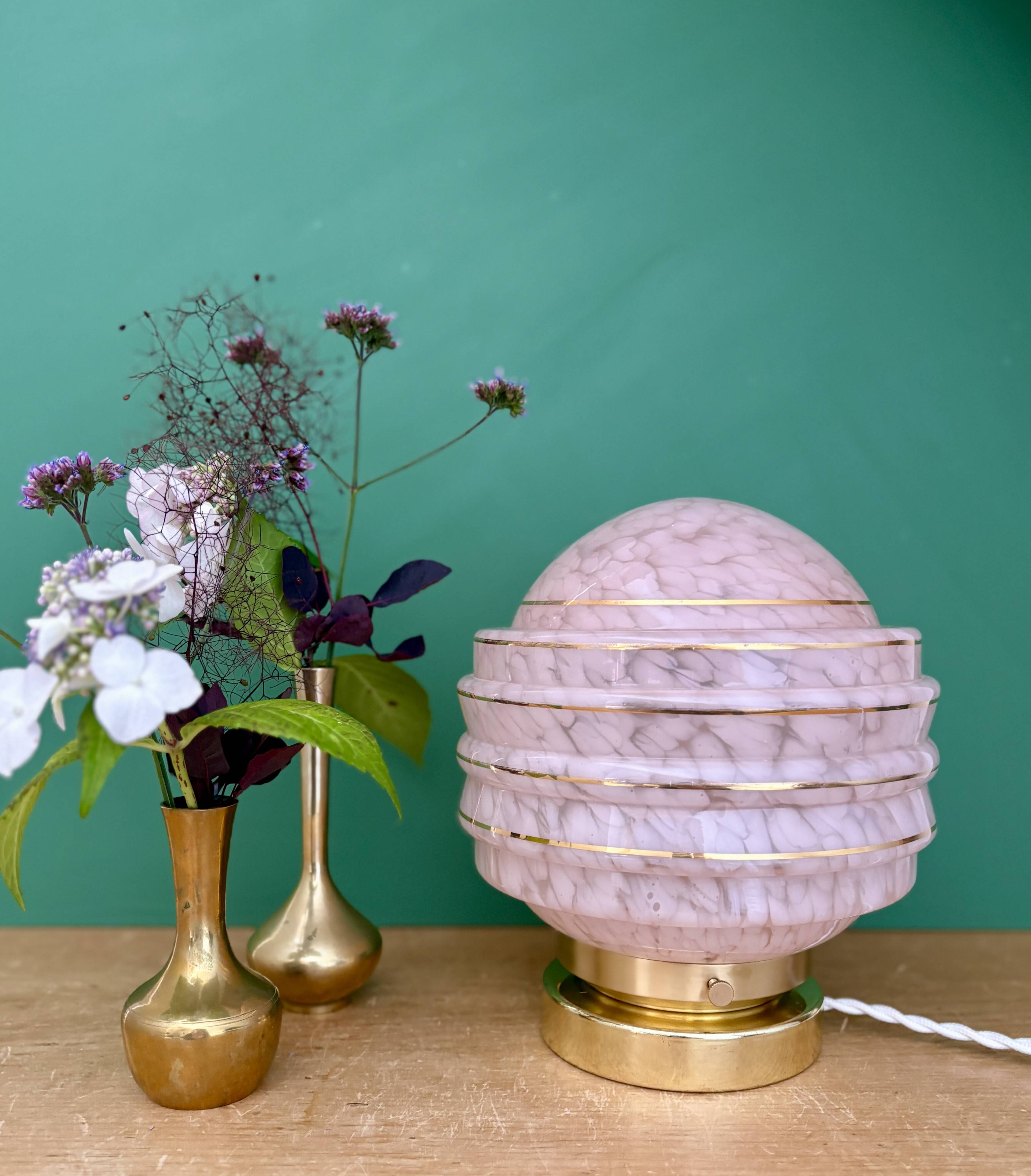 Vintage art deco globe table lamp in pink and gold Clichy glass