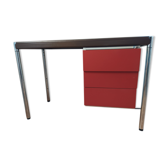 Strafor desk