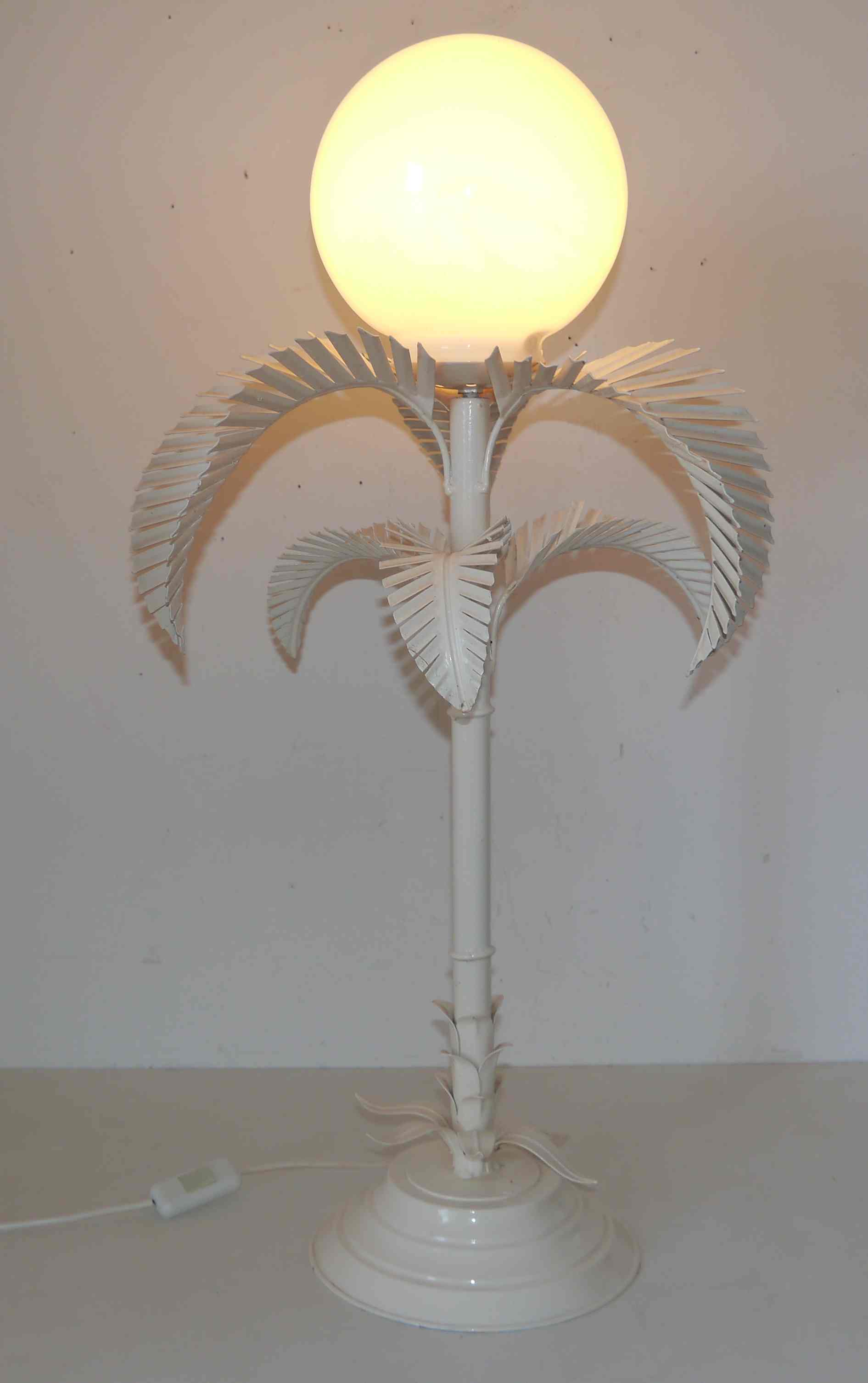 Lamp of the 70's "palm" in metal and opaline