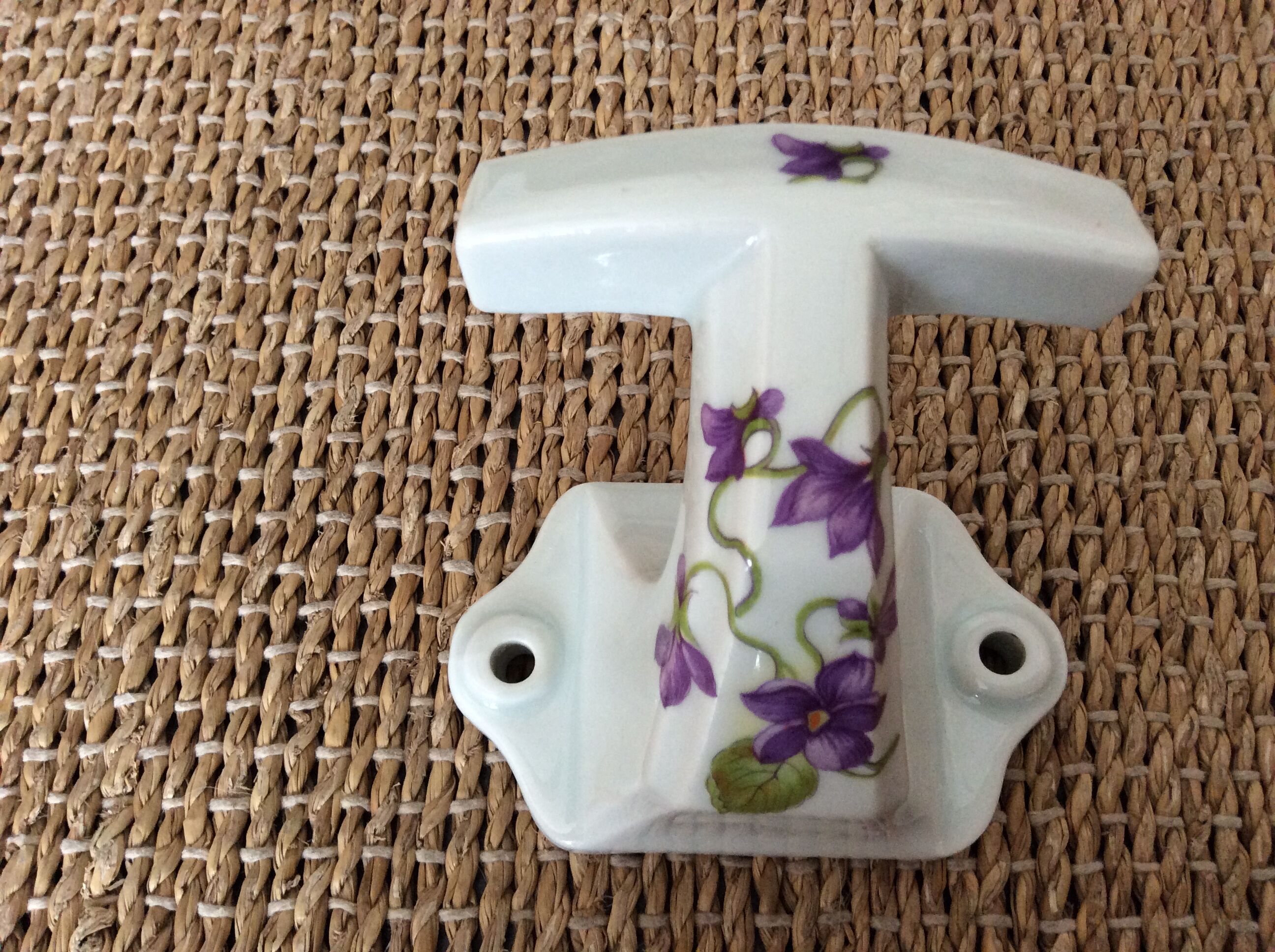 Patère en porcelaine