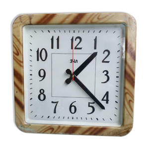 Ancienne horloge d’usine