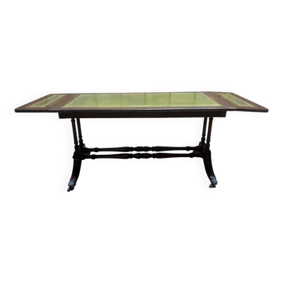 Table basse Régence anglaise, acajou & cuir vert estampé or