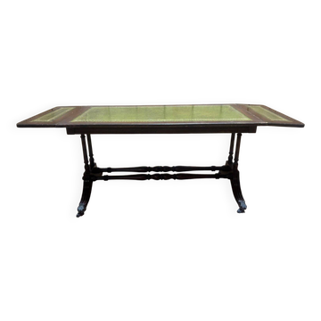 Table basse Régence anglaise, acajou & cuir vert estampé or