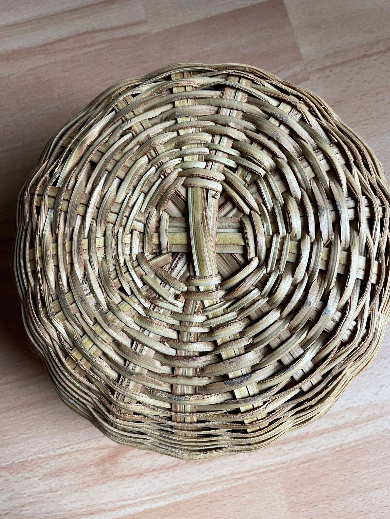 Wicker plant pot