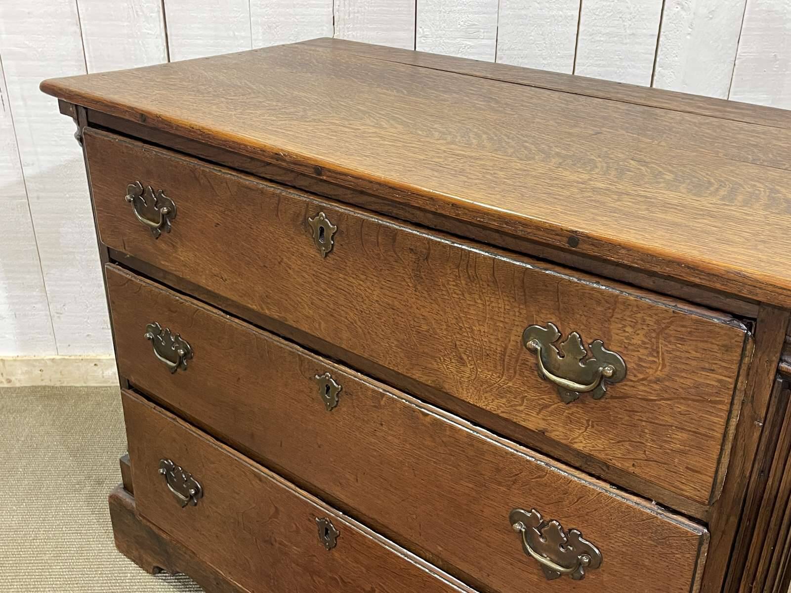 Late 19th century English oak chest of drawers