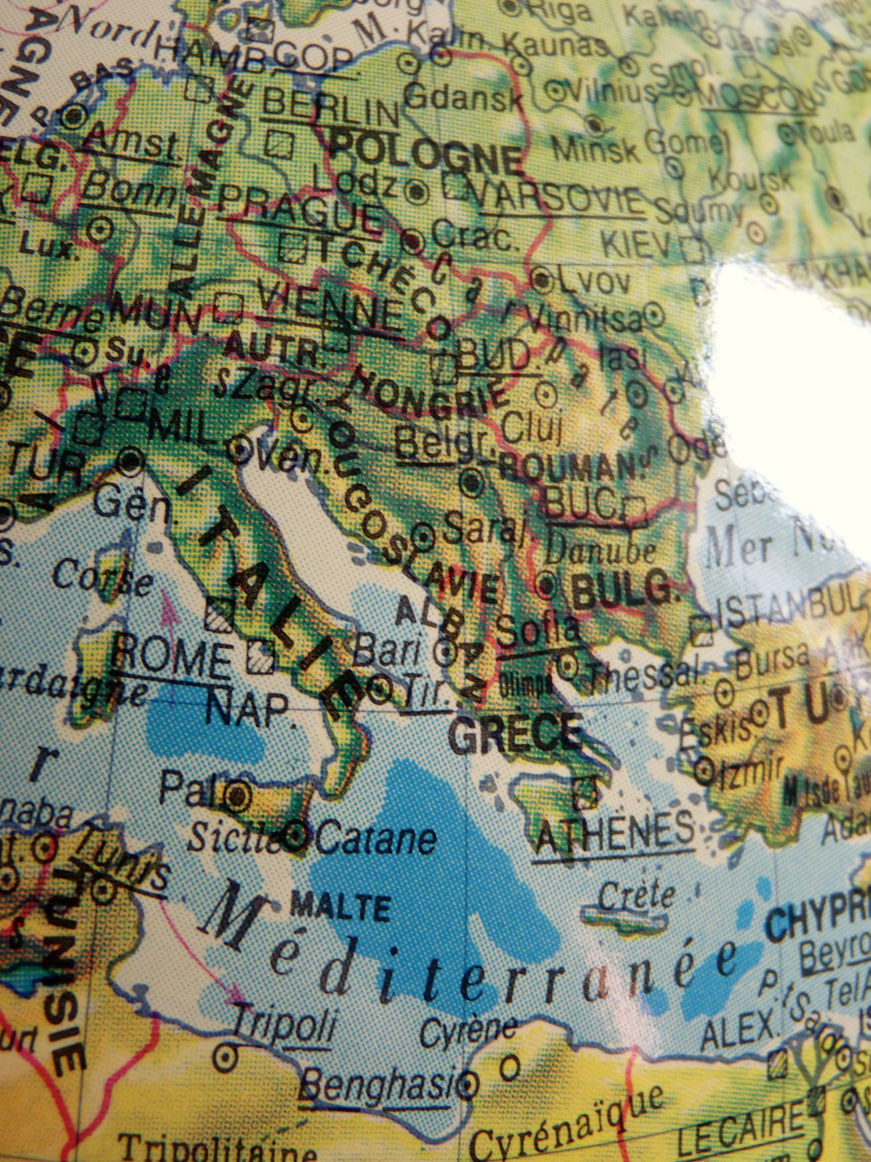 Luminous globe year 80