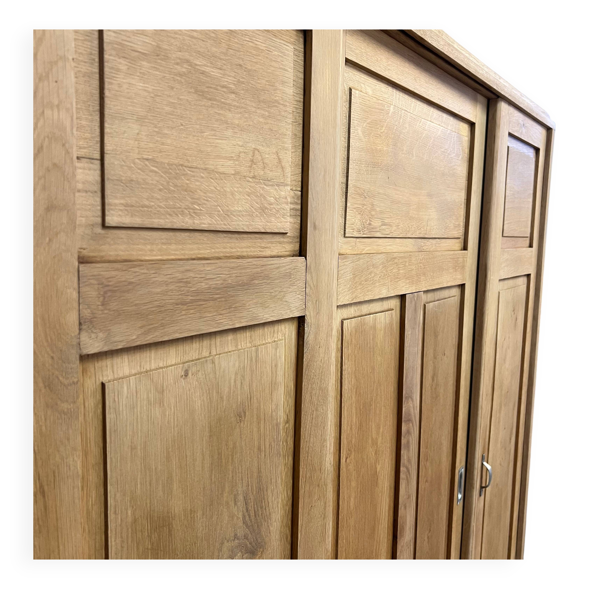 Vintage three-panel sliding wardrobe