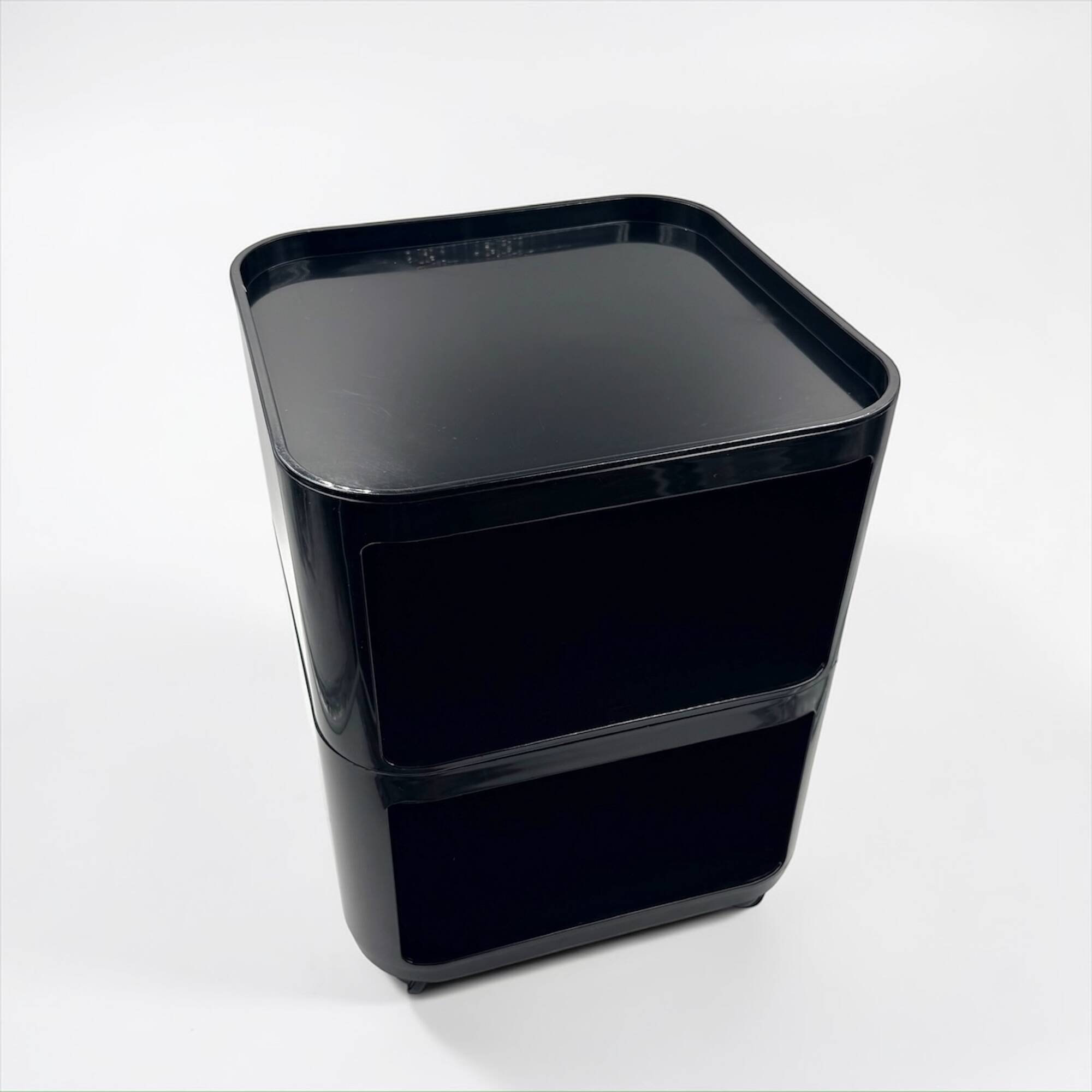 Meuble de rangement Kartell Componibili designé par Anna Castelli Ferrieri