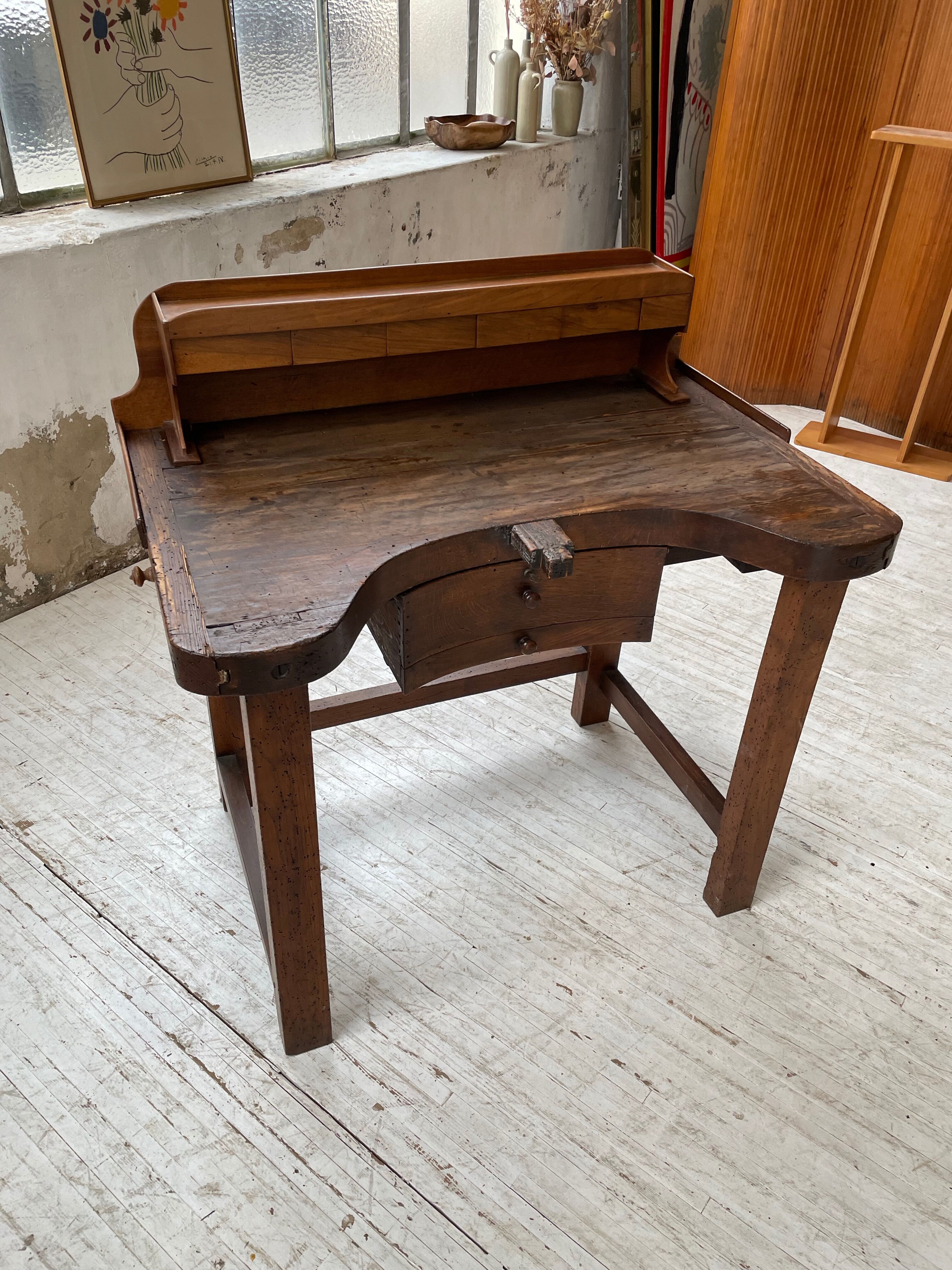 Establishment of jeweler XIXth oak