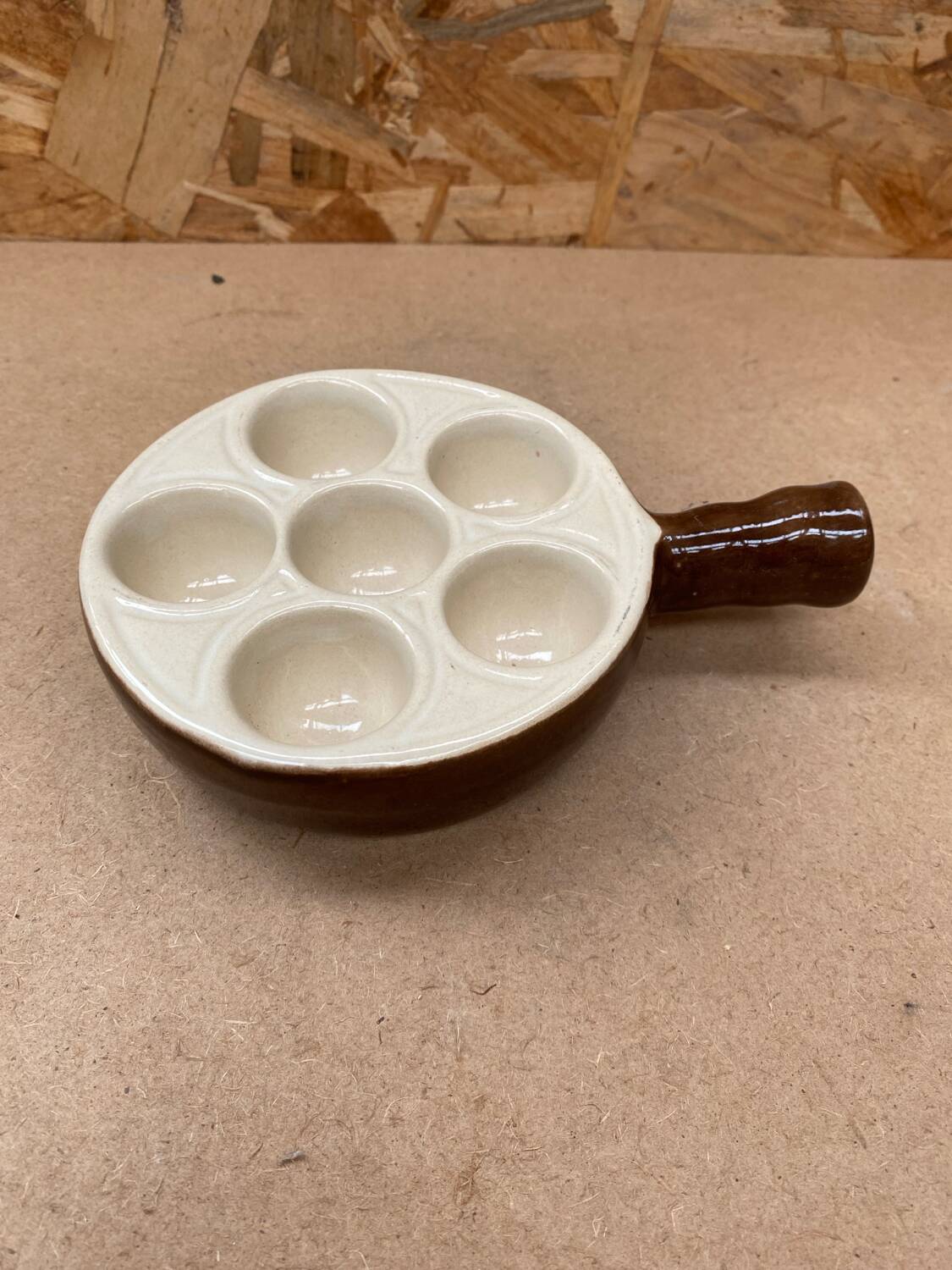 Set of 6 émile henry snail dishes in beige brown ceramic pan