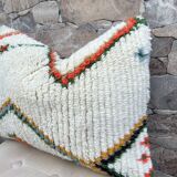 Housse de coussin berbère marocaine Azilal aux motifs colorés 60x40cm