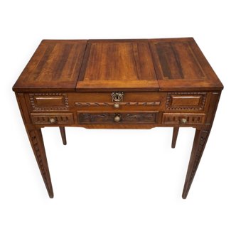 Dressing table / vanity from the Louis XVI period in walnut.