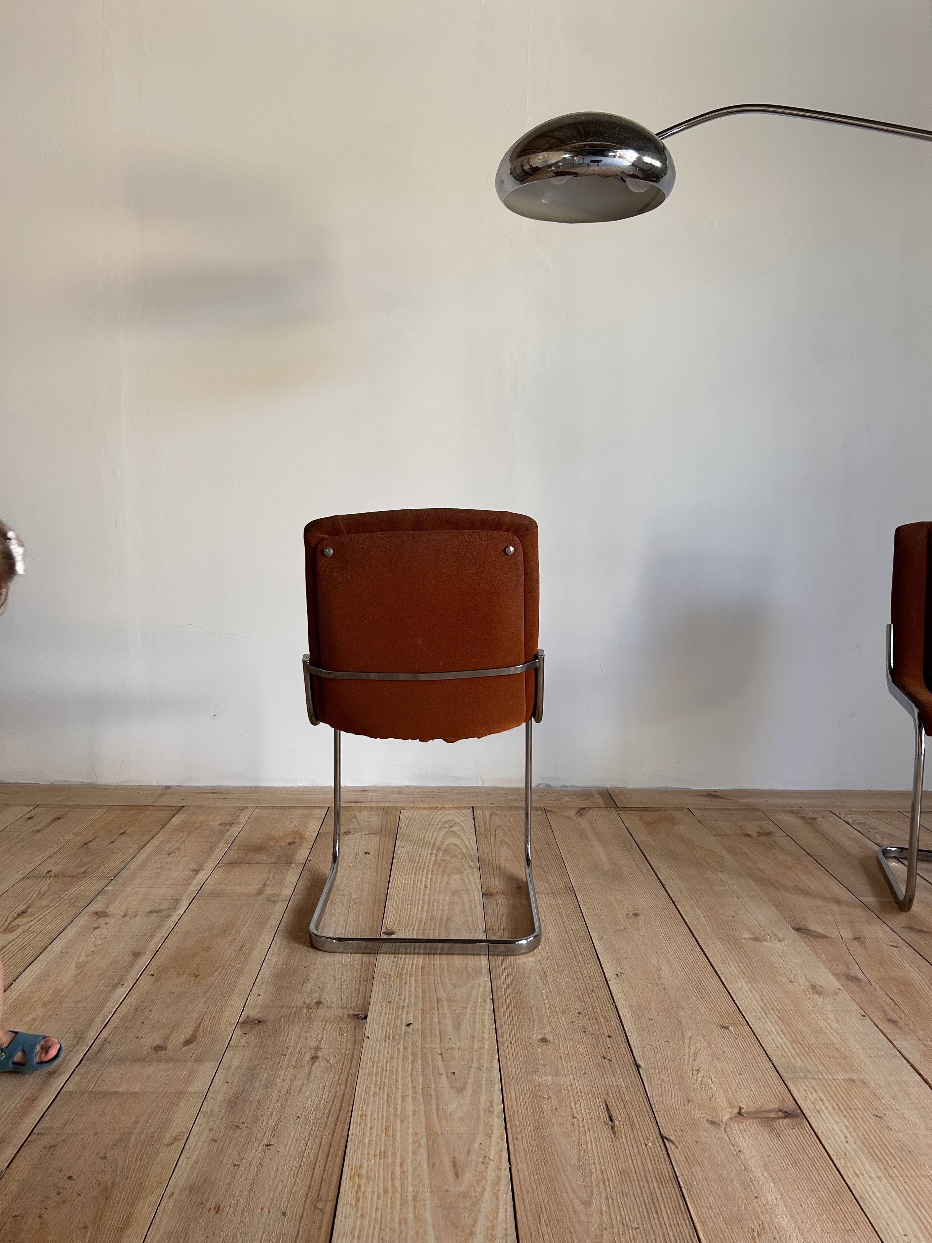 Série de 4 chaises vintage pied chromé