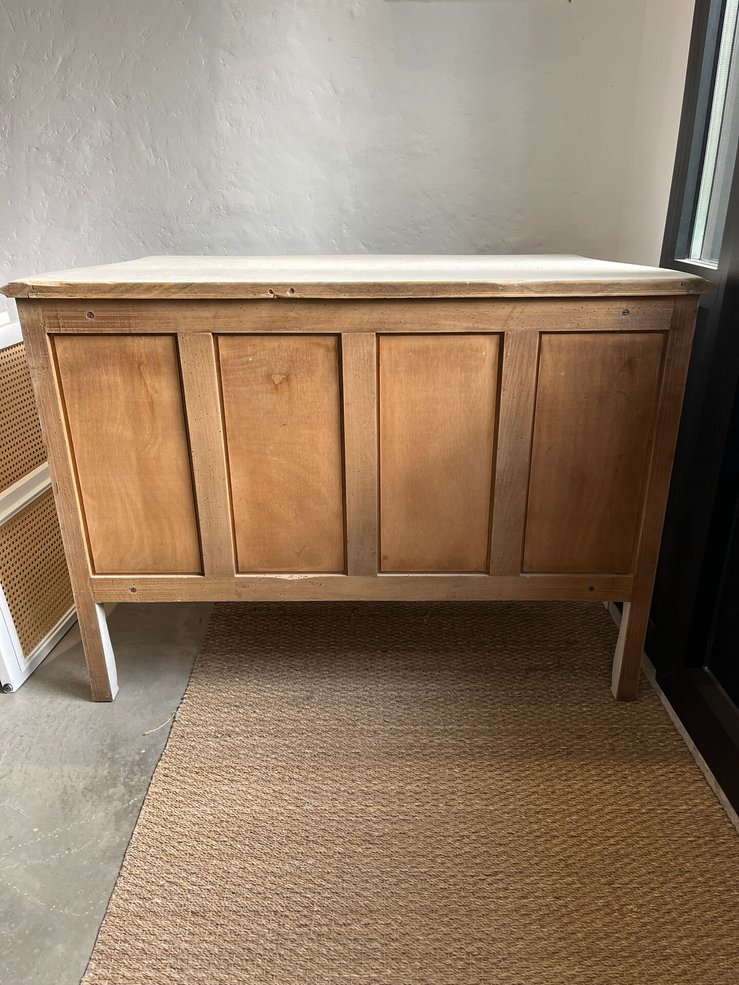 Commode arbalète