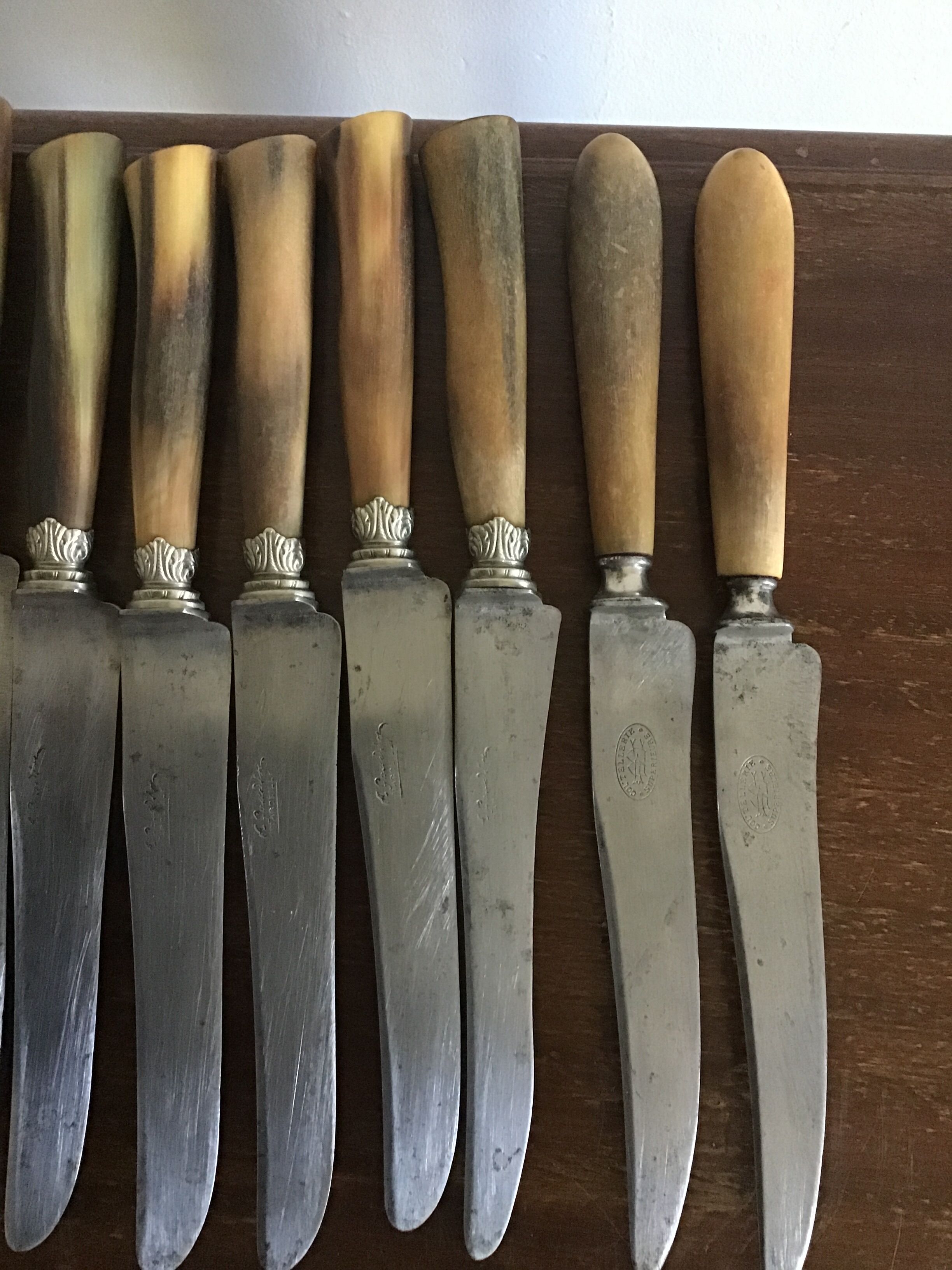 12 horned handle knives