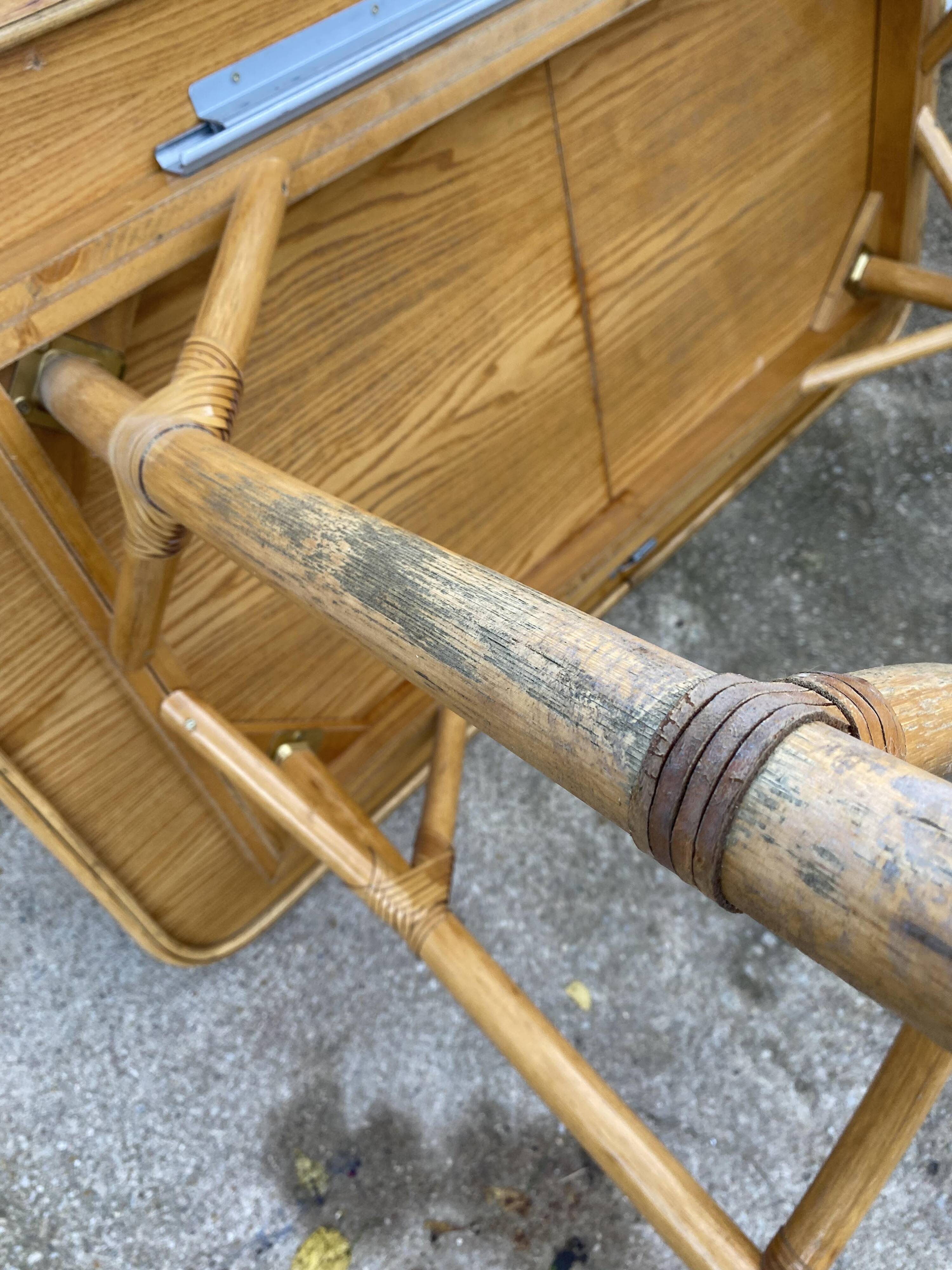 Vintage 80s extendable oak veneer rattan table