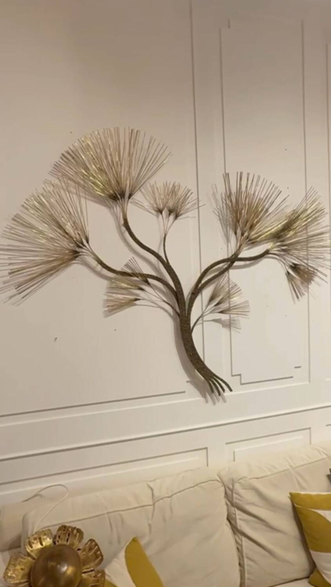 Large brass wall clock with needles in mid-century modern style, brutalist style, Curtis Jeré.