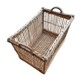 Rattan laundrel basket