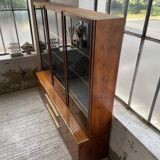 Mahey bookcase in elm and XXL brass