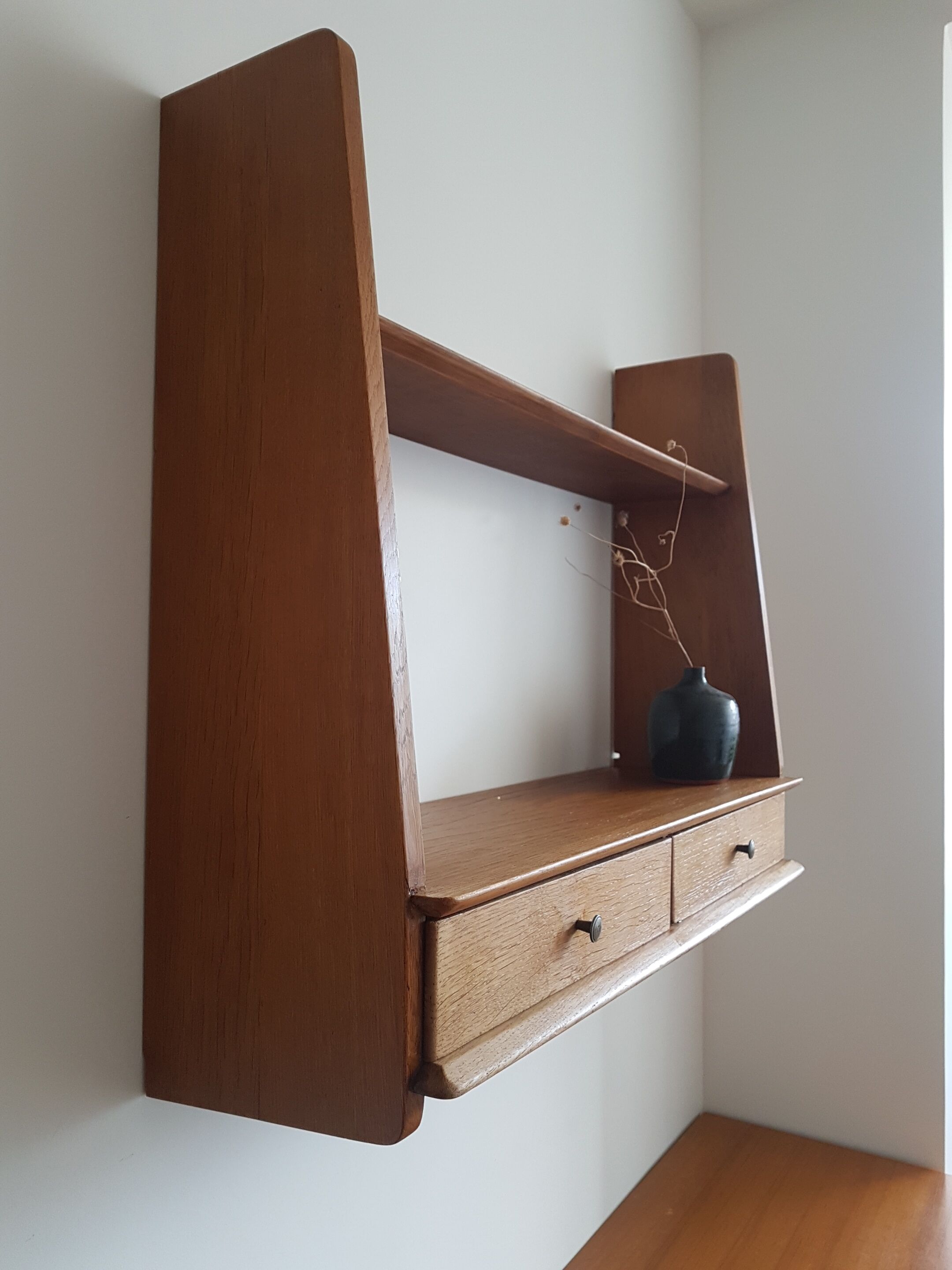 Marcel Gascoin shelf