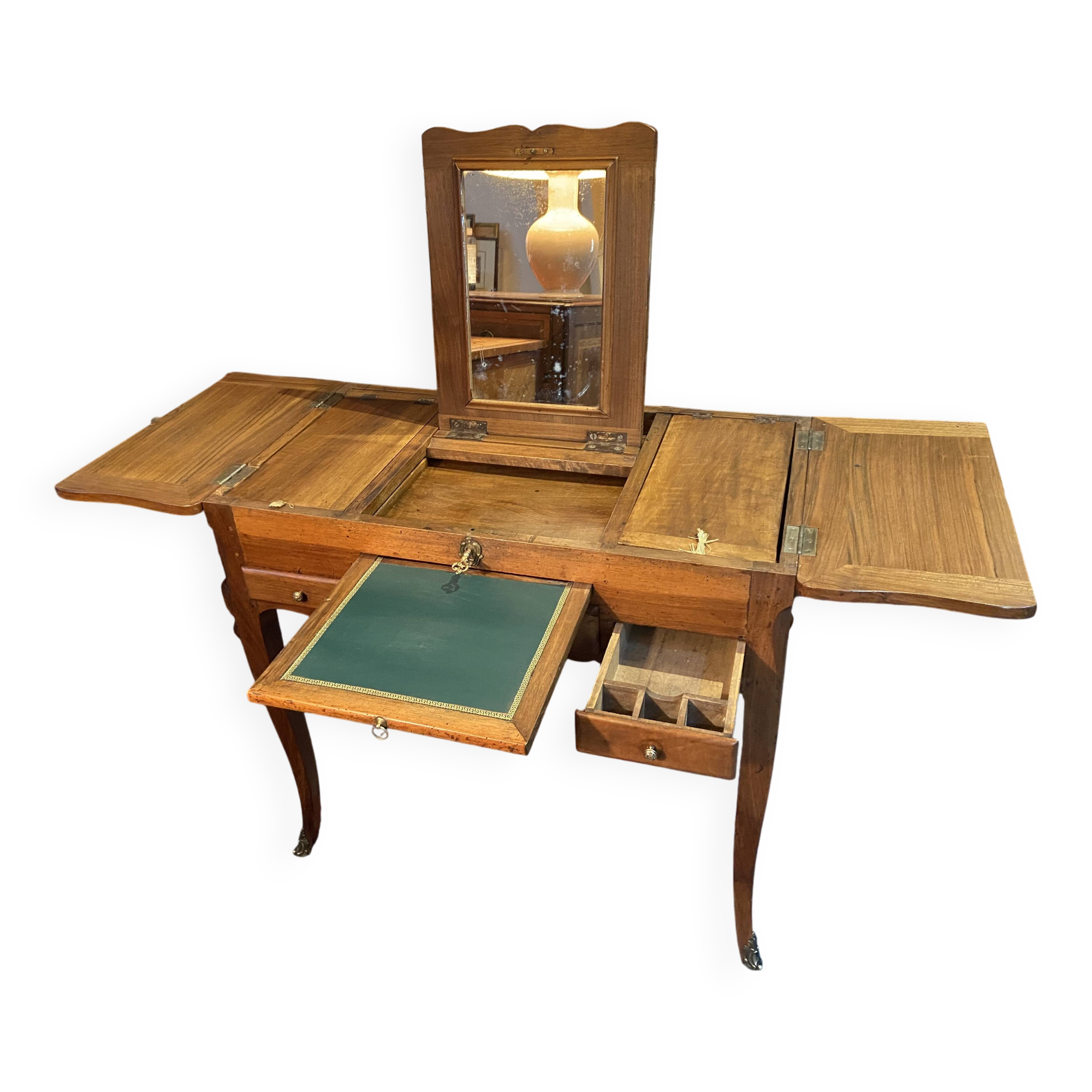 Louis XV walnut hairdresser from the 18th century marked N. Armant.