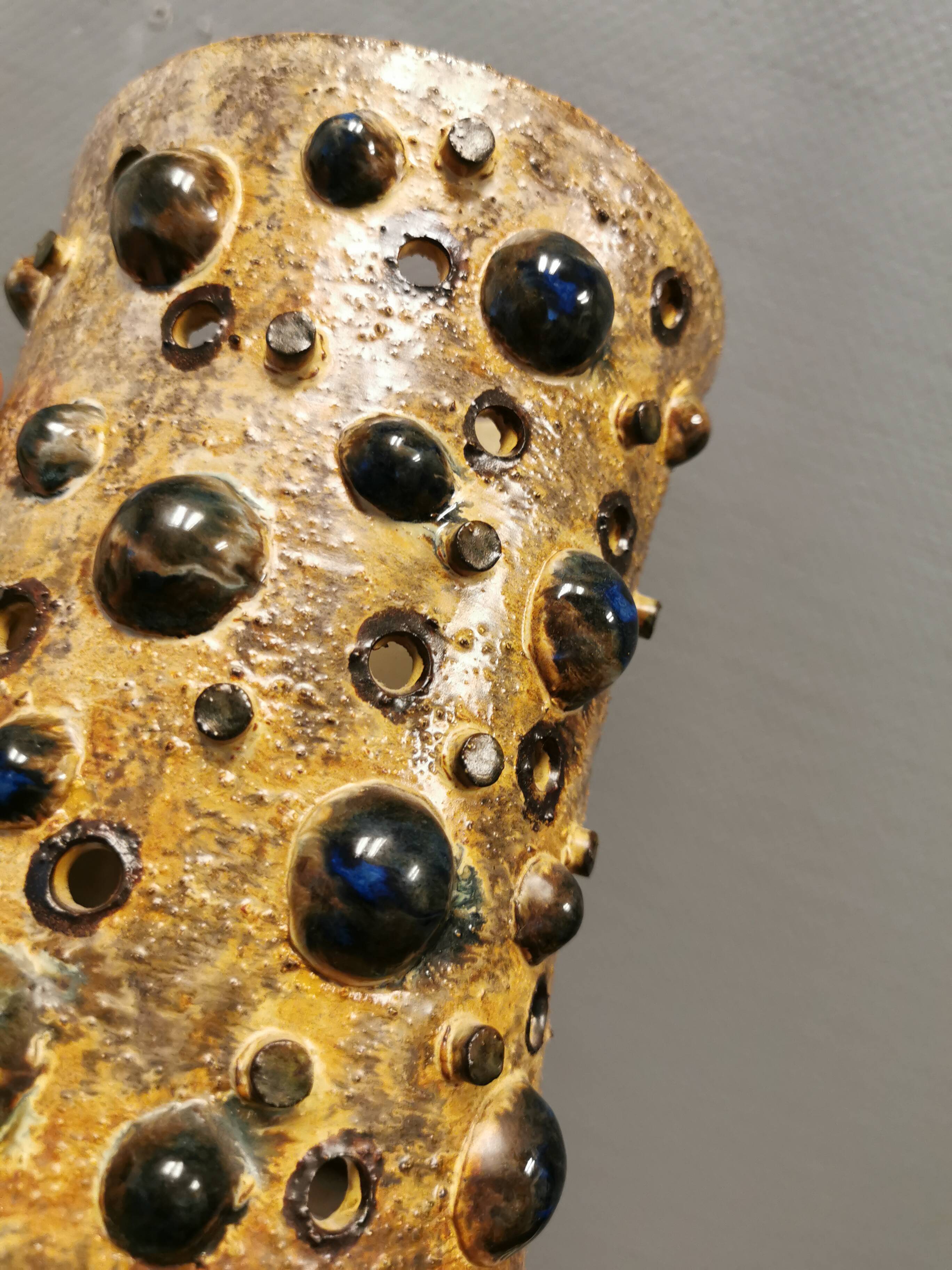 Ceramic wall light, designed by Jette Hellerøe for Axella Denmark, 1960s.