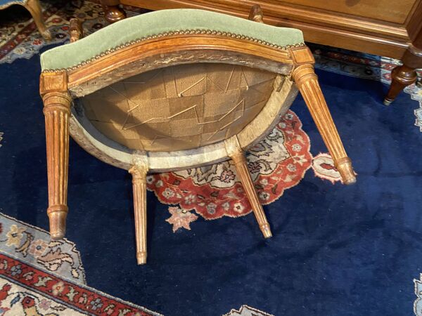 Fauteuil cabriolet velours vert d'époque XVIIIe Louis XVI