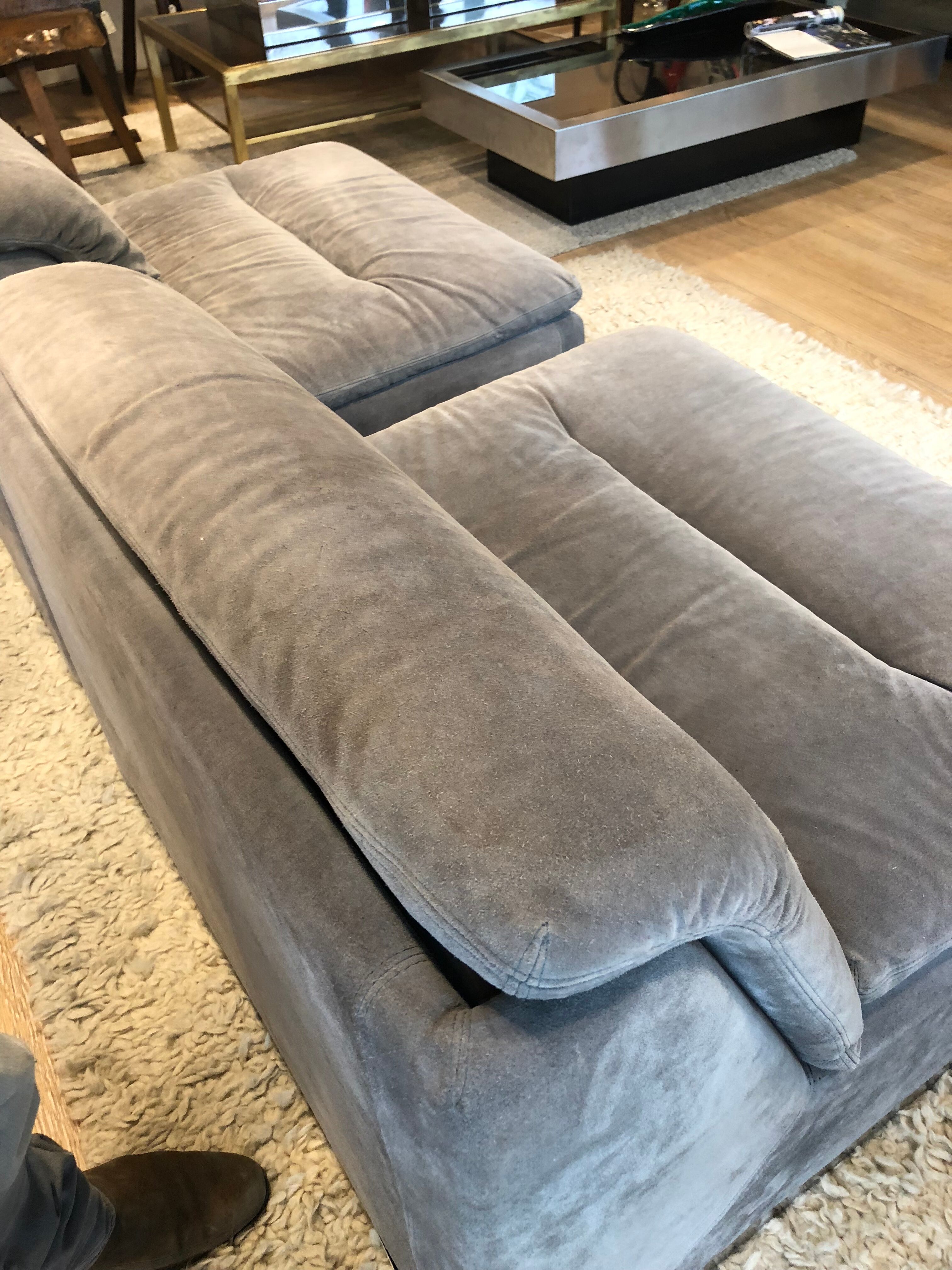 Pair of sofa-forming armchair designer Giovanni Offredi