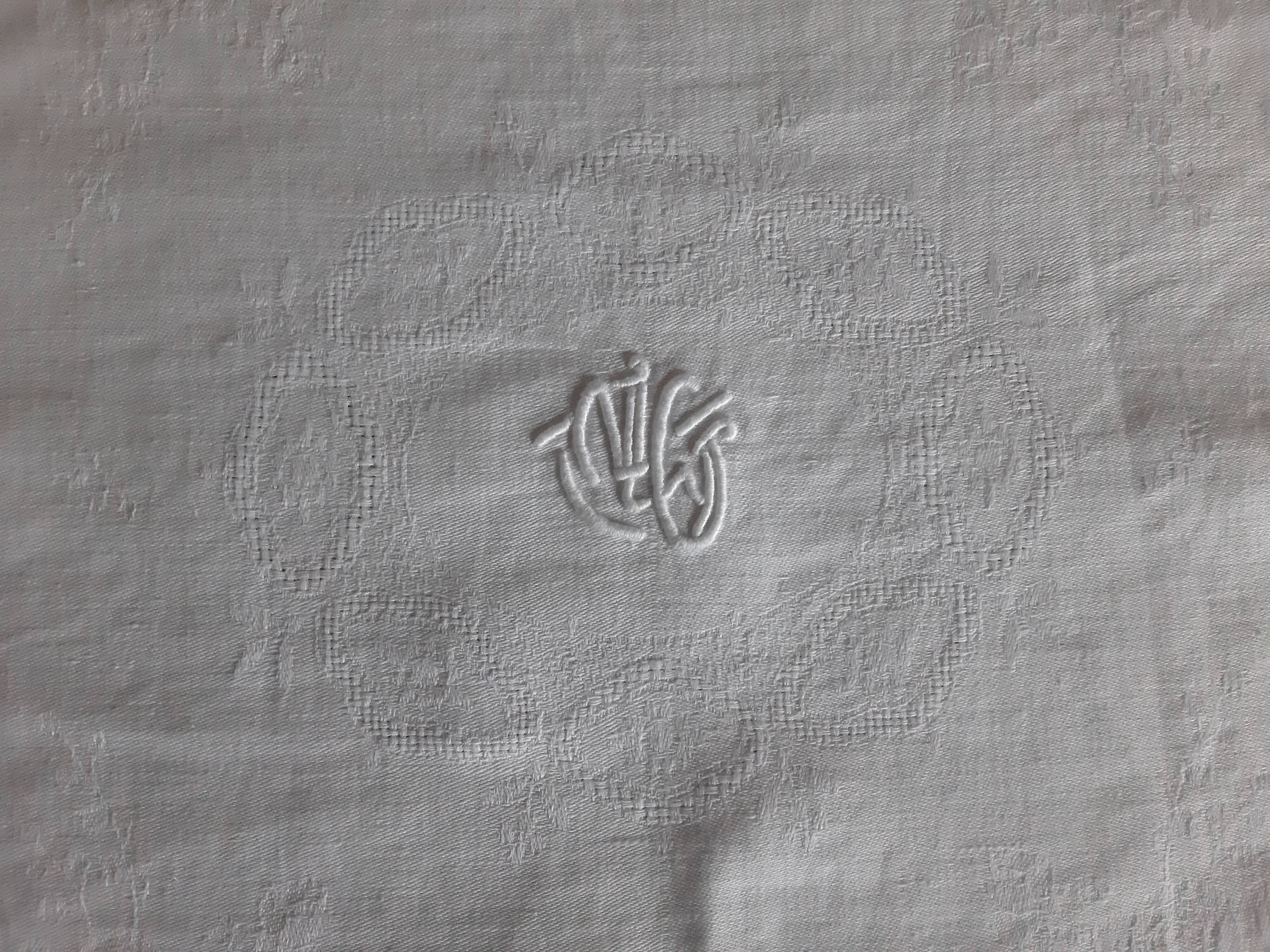 3 old towels