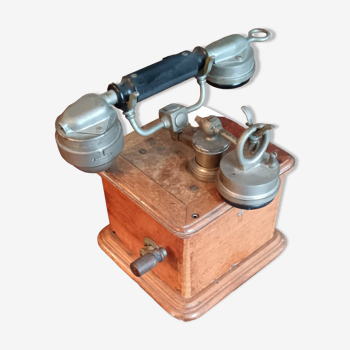 Téléphone bois ancien