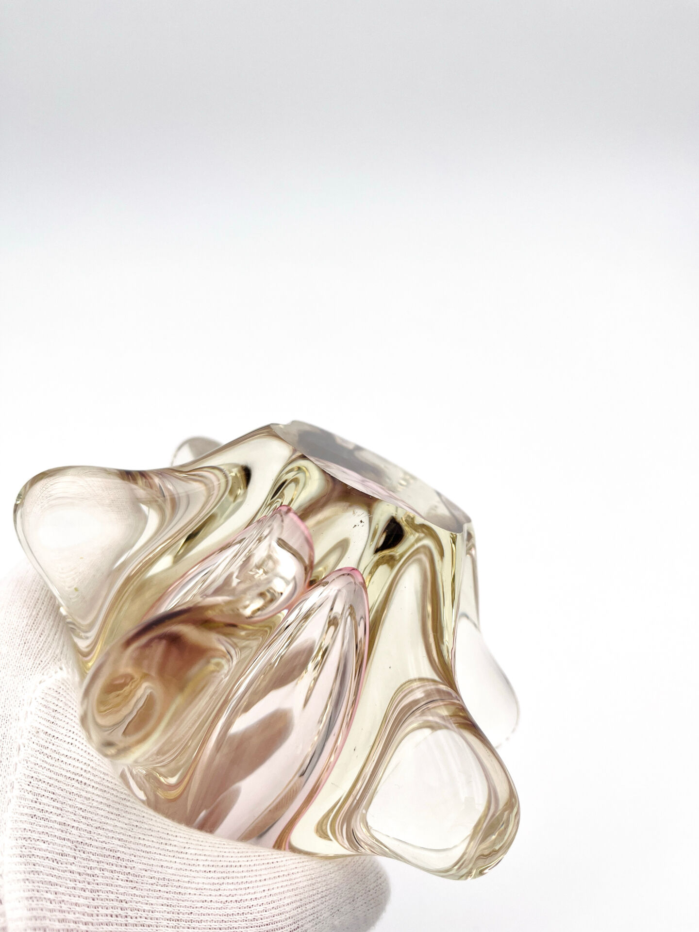 Murano Sommerso Vase Sculpture "Chambord" – Ruby Red & Champagne