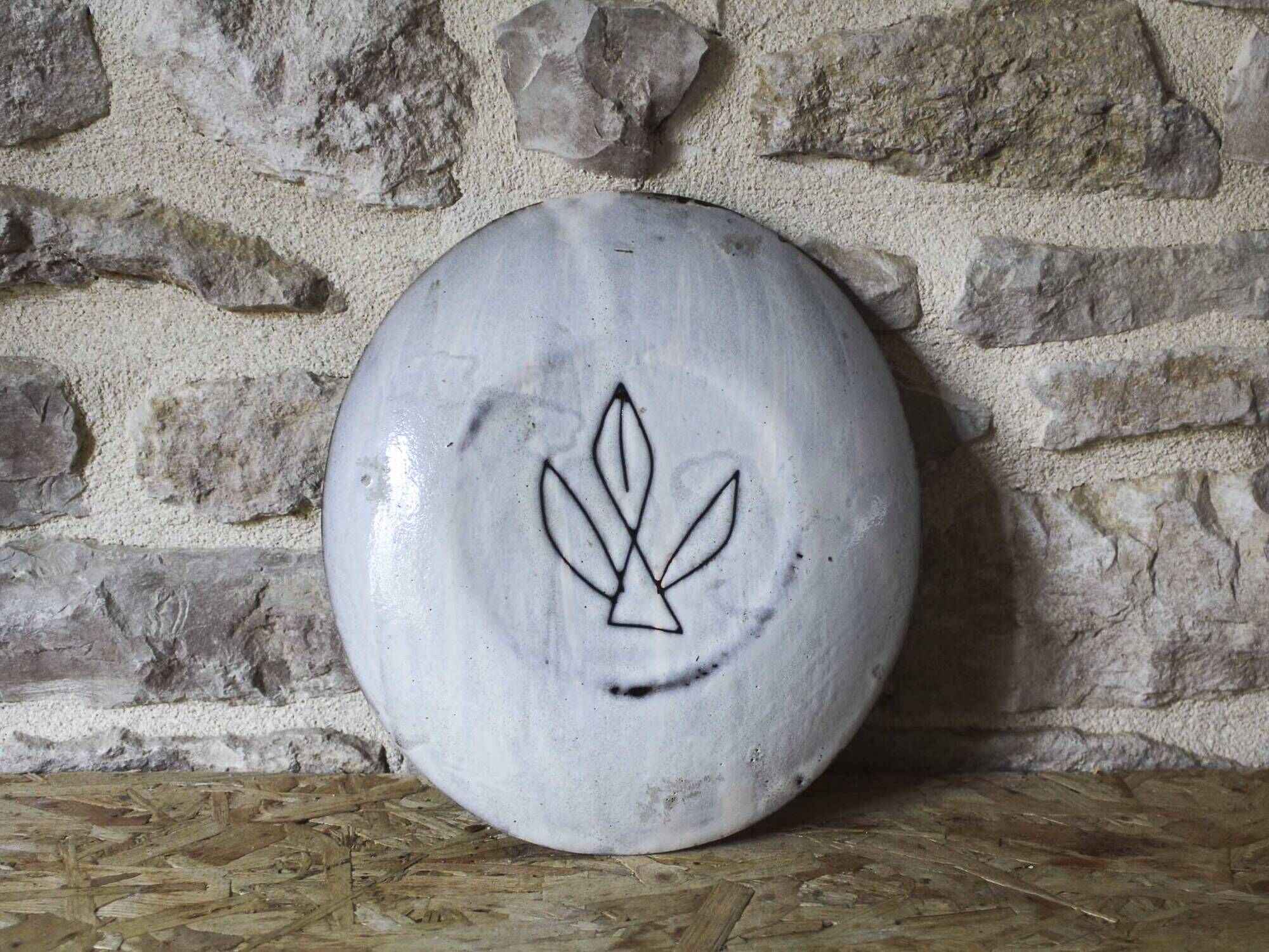 Ceramic plate with painted decoration - Jean Derval with the Atelier du Murier
