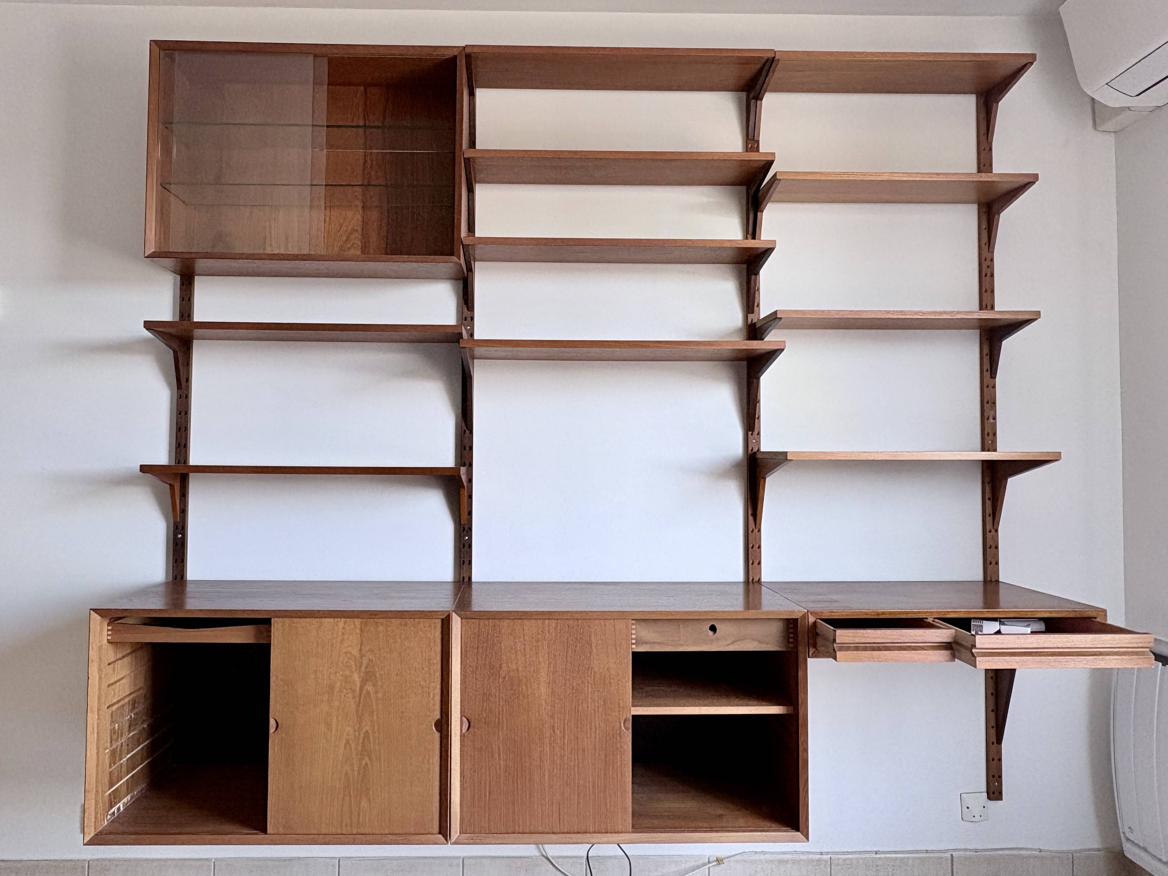 Poul Cadovius shelving system