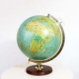 Pretty globe, Scan Globe with magnifying glass
